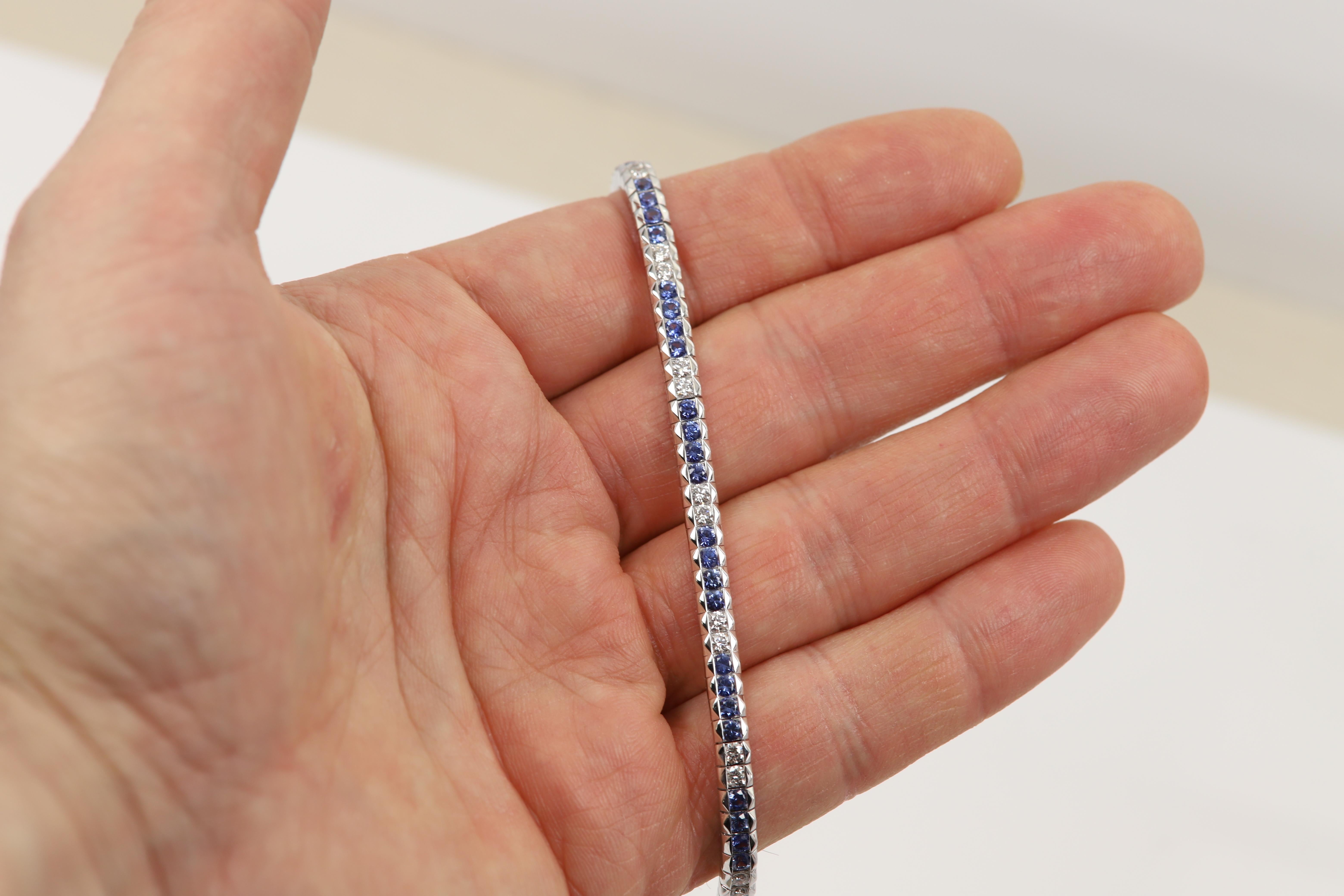 Taille ronde Bracelet ange en or jaune 18 carats, émail et diamants, style nouveau 1910 en vente