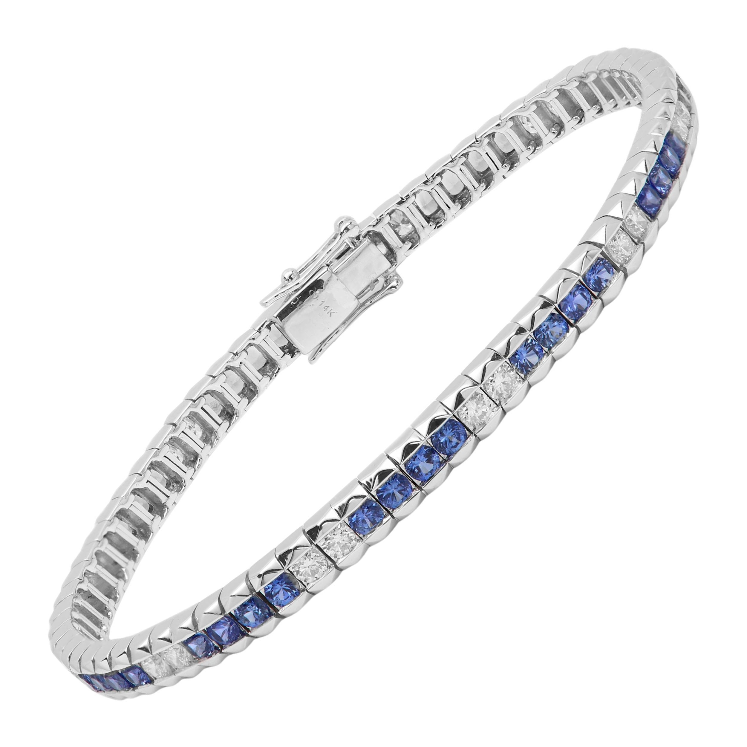 Vintage (jamais utilisé) Bracelet Ange fait à la main en Espagne
Or jaune massif 18k
Whiting : diamants naturels blancs et noirs
Poids 7,90 grammes
Enveloppe réglable de type 