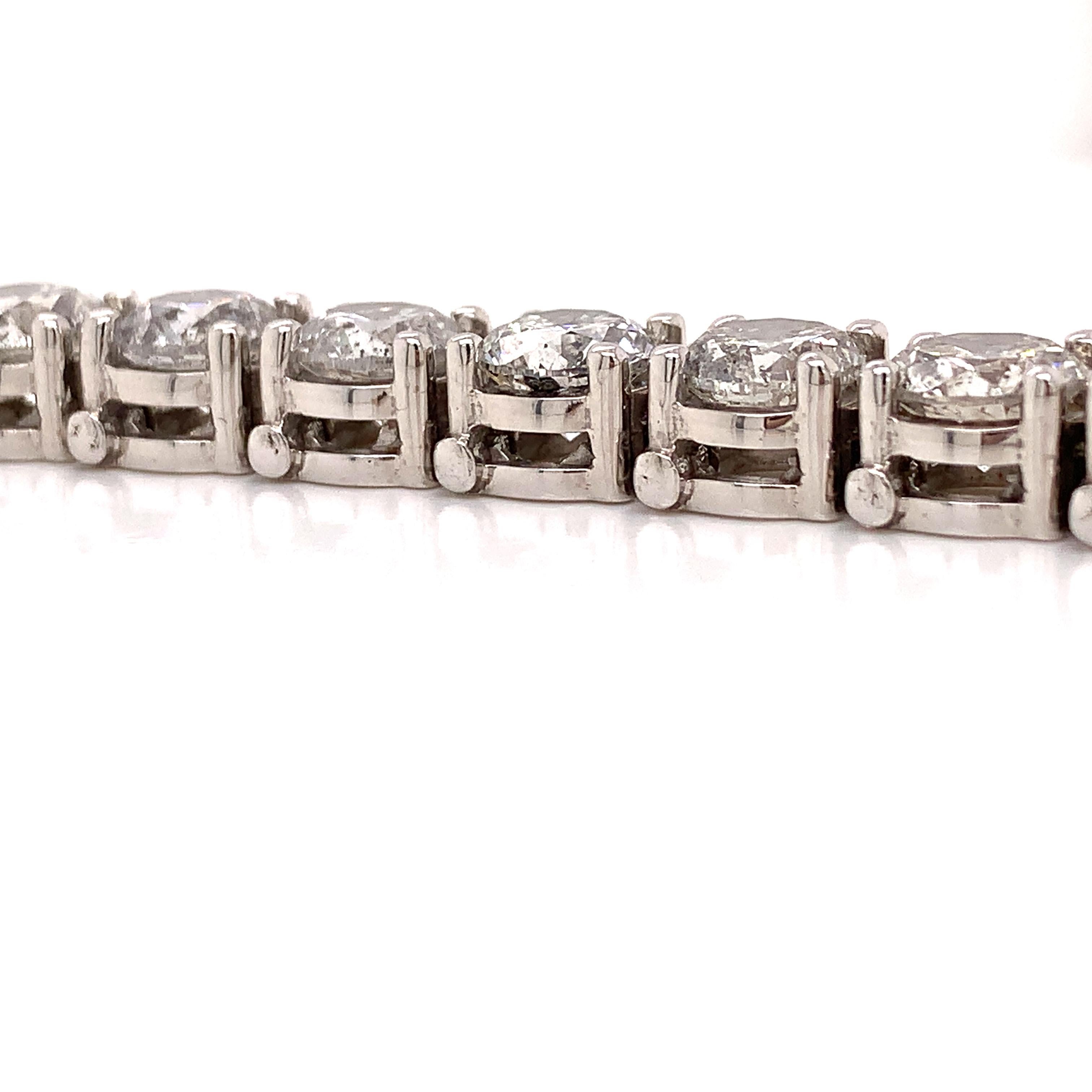 Women's Diamond Tennis Bracelet With 29.75 Carats in Large Diamonds