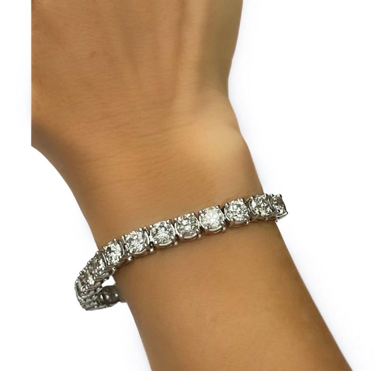 Diamond Tennis Bracelet With 29.75 cttw. in Large Diamonds For Sale at  1stDibs