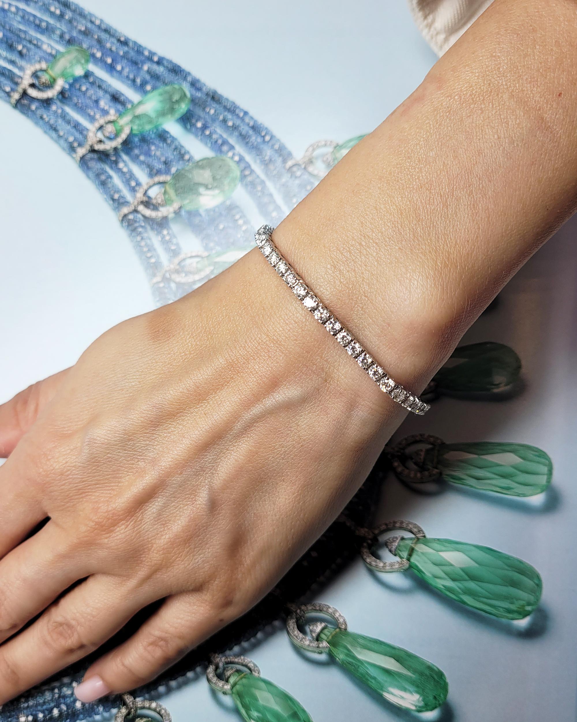 Bracciale tennis con diamanti in oro bianco 14K In condizioni ottime in vendita a New York, NY