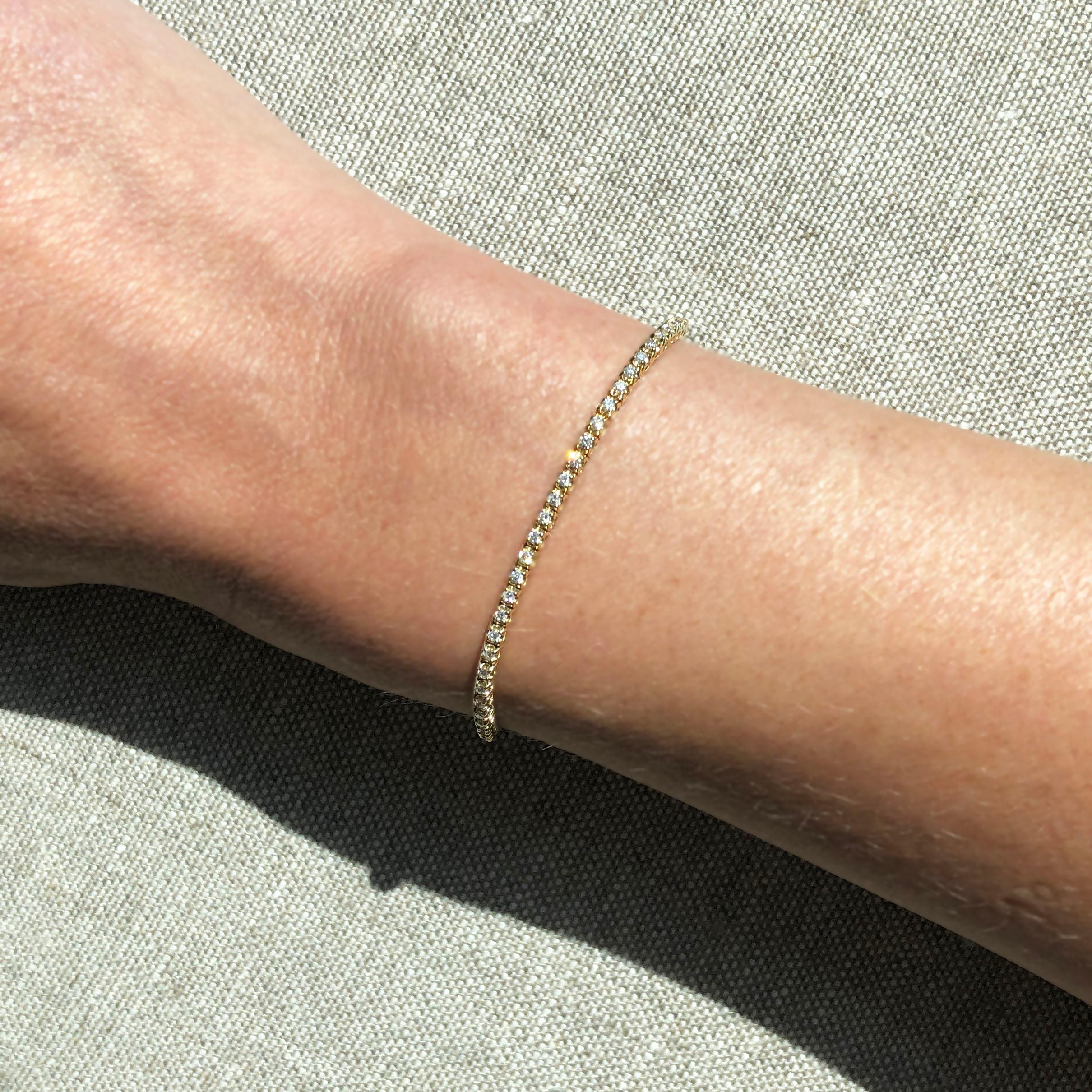 Diamant-Tennisarmband aus 18 Karat Gelbgold von Allison Bryan im Angebot 4