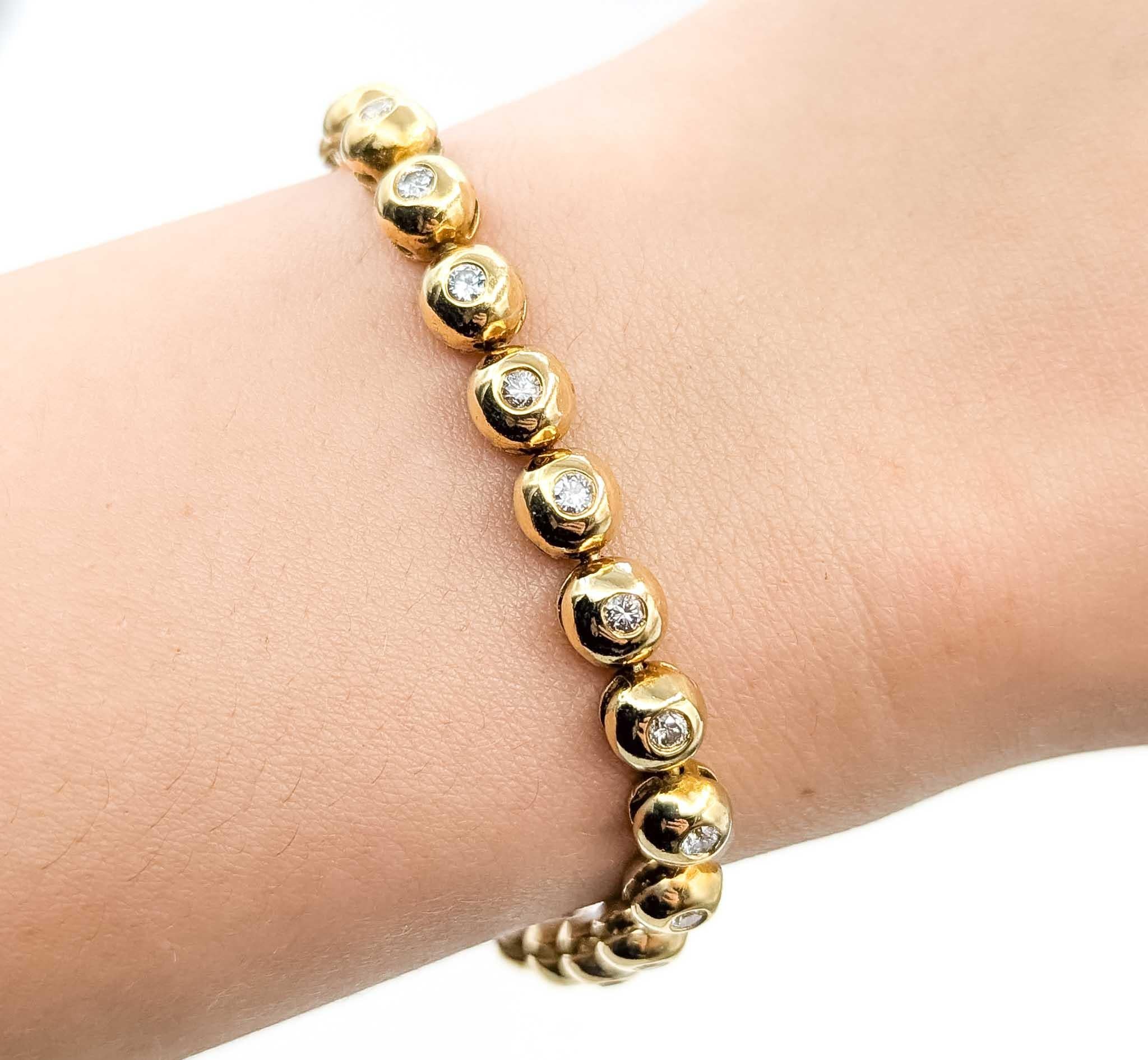 Bracciale tennis con diamanti in oro 18 carati

Ti presentiamo questo squisito bracciale tennis con diamanti, meticolosamente realizzato in oro 18 carati. Questo elegante pezzo sfoggia un design senza tempo, caratterizzato da una delicata fila di