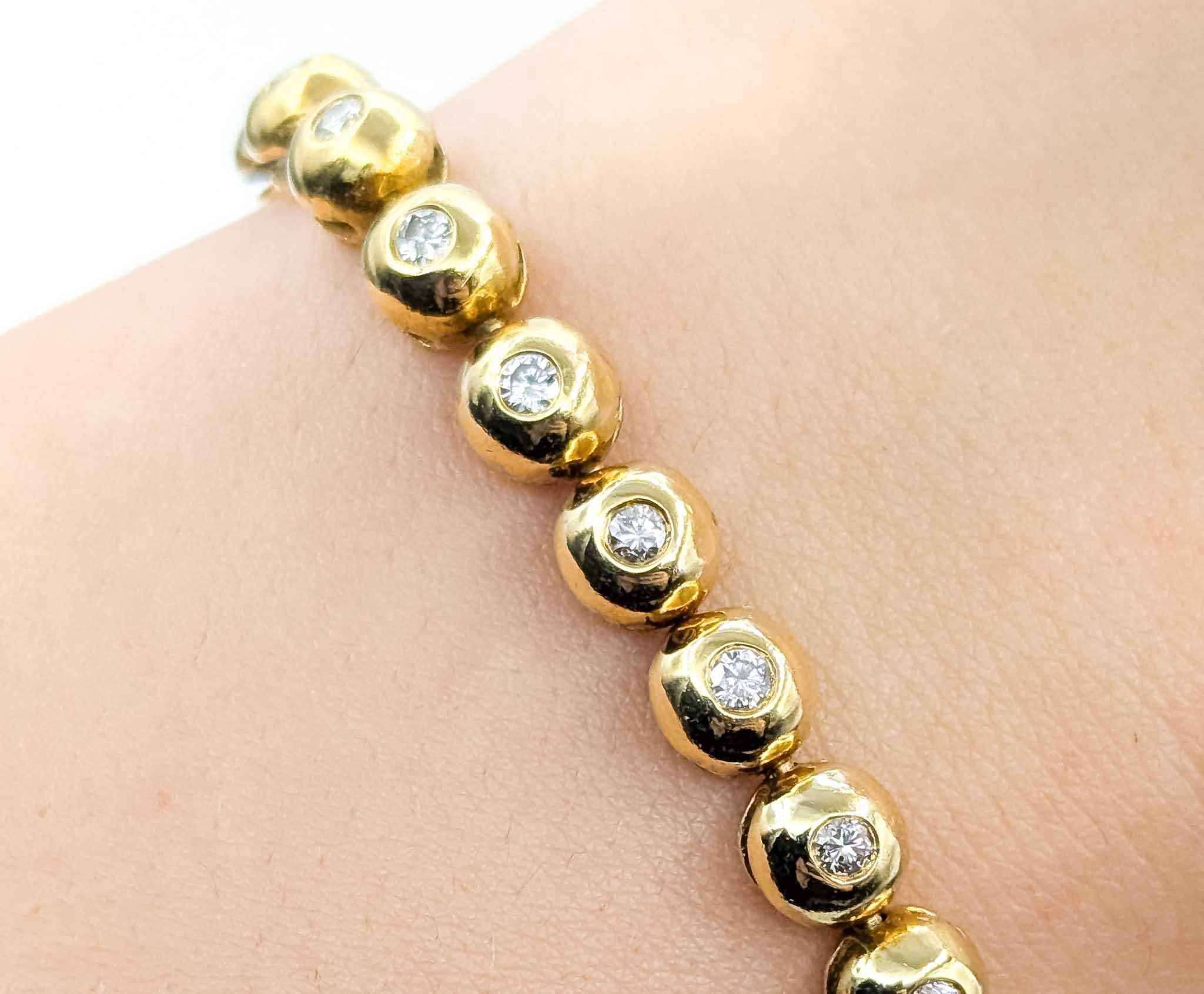 Contemporaneo Bracciale tennis con diamanti in oro 18 carati in vendita