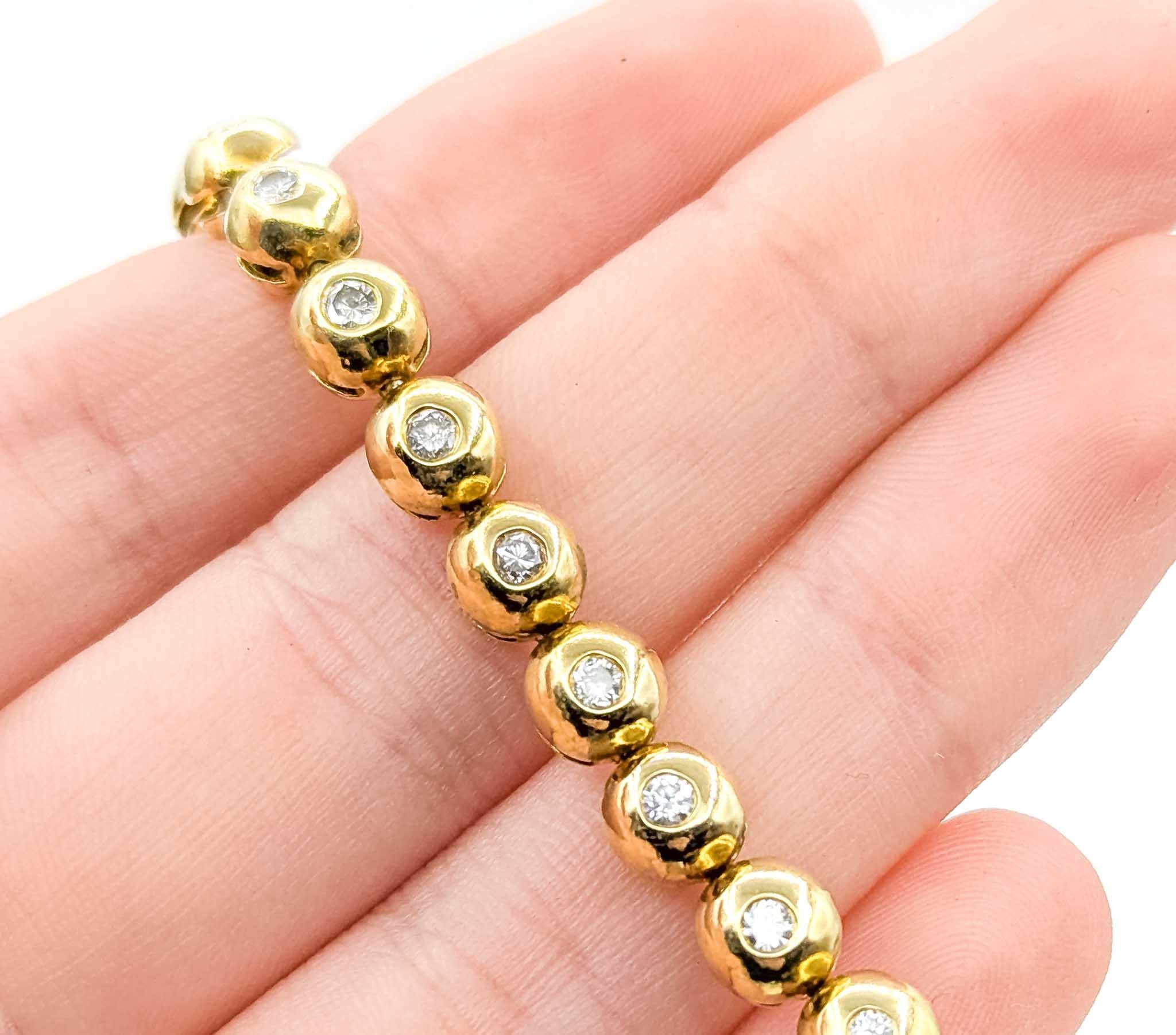 Taglio rotondo Bracciale tennis con diamanti in oro 18 carati in vendita