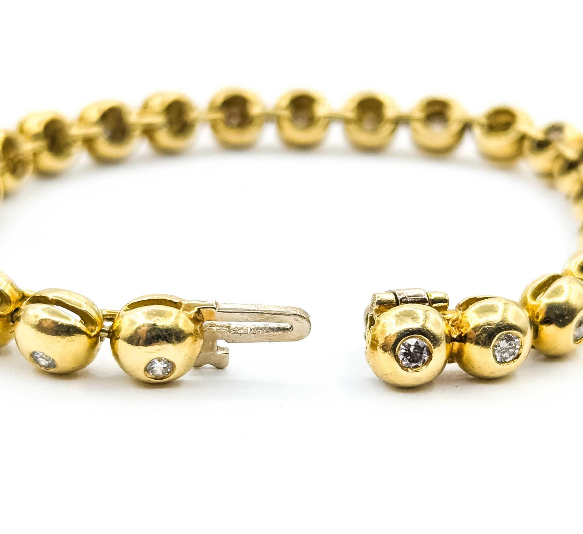 Bracciale tennis con diamanti in oro 18 carati In condizioni ottime in vendita a Bloomington, MN
