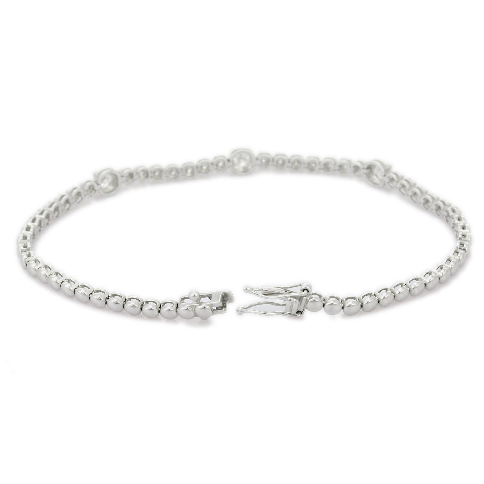 Diamond bracelet in 18K Gold. It has a perfect round cut diamonds to make you stand out on any occasion or an event.
A tennis bracelet is an essential piece of jewelry when it comes to your wedding day. The sleek and elegant style complements the