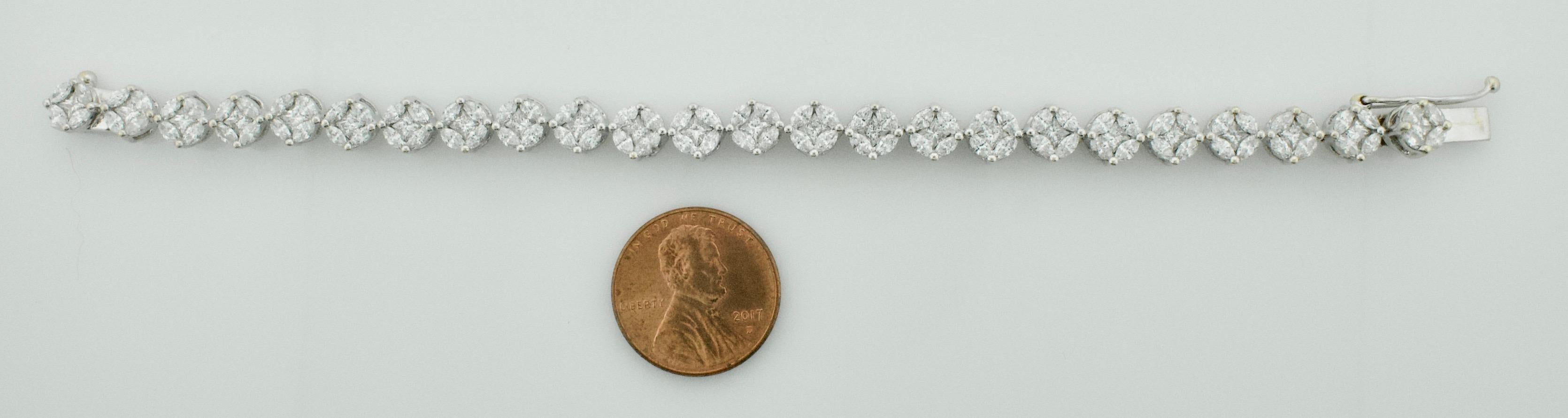 Princess Cut Diamond Tennis Bracelet in Platinum and White Gold 7.20 Carat Petite Size For Sale