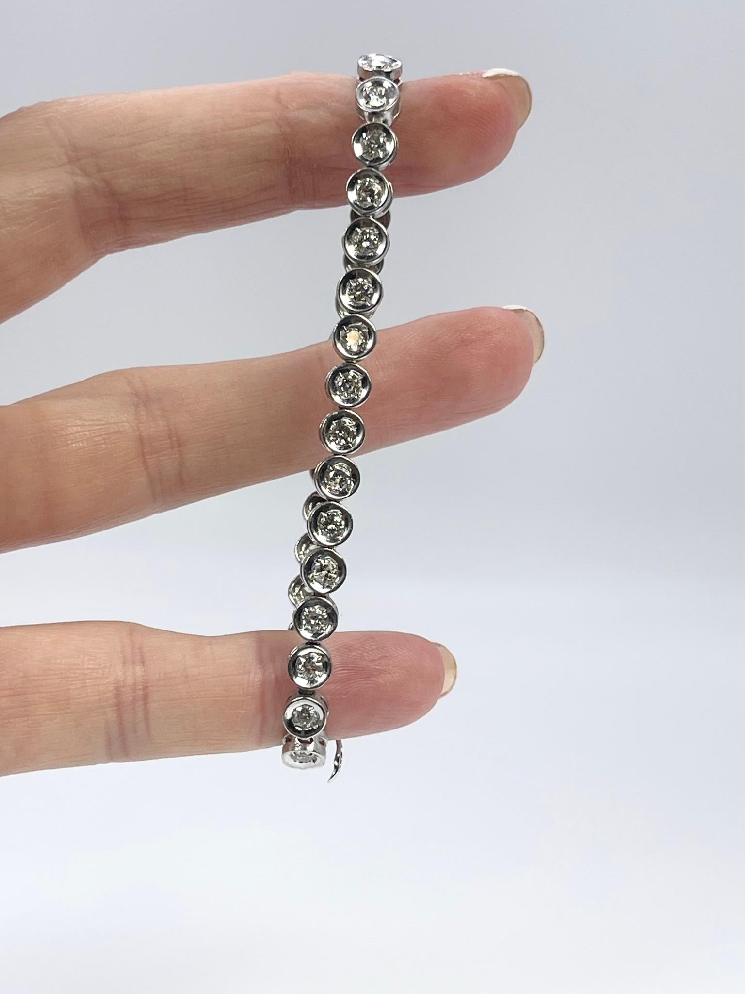 Round Cut Diamond Tennis Bracelet PLATINUM 2.72ct Luxurious diamond bracelet For Sale