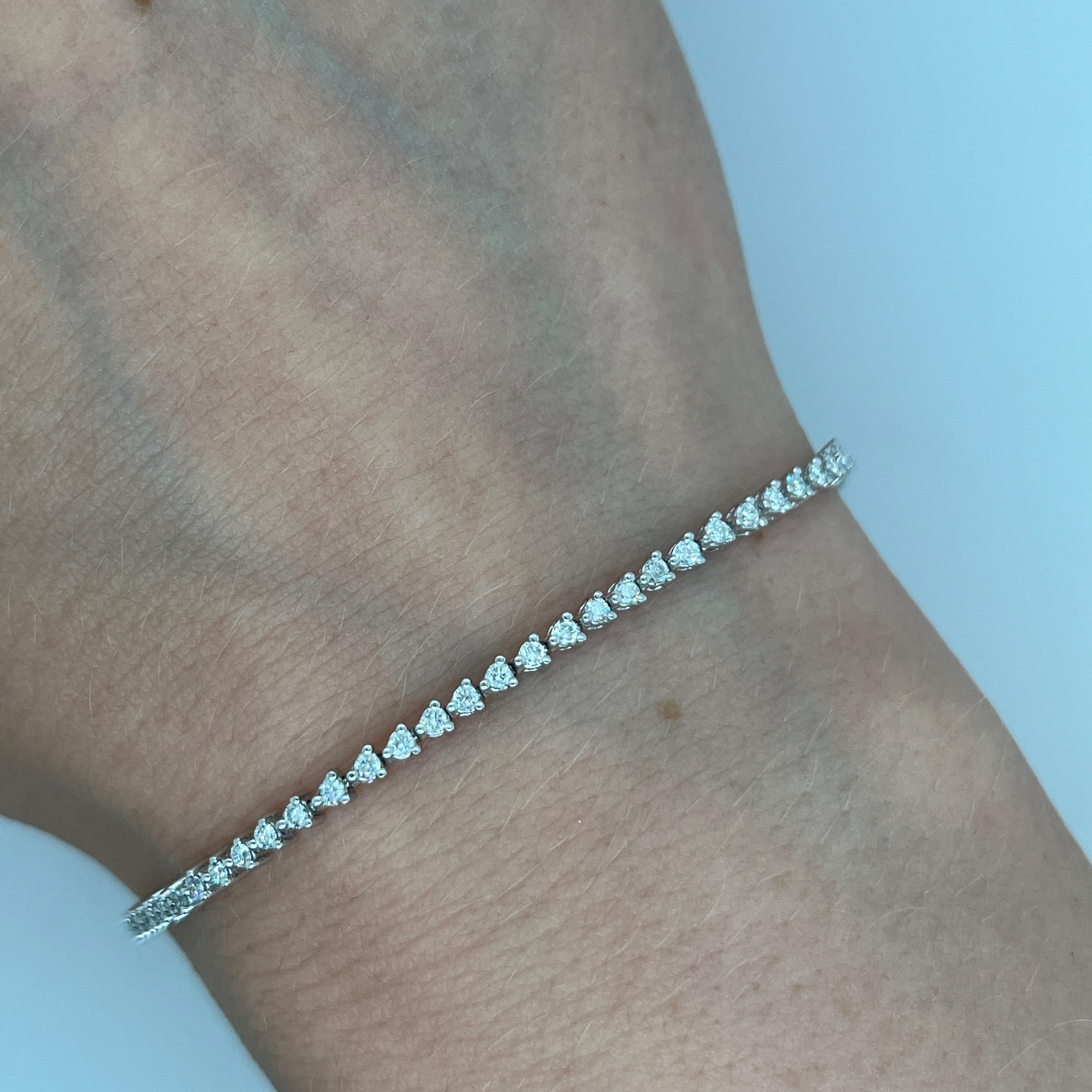 Pulsera de tenis con diamantes en oro blanco de 18 ct en Excelente estado para la venta en London, GB