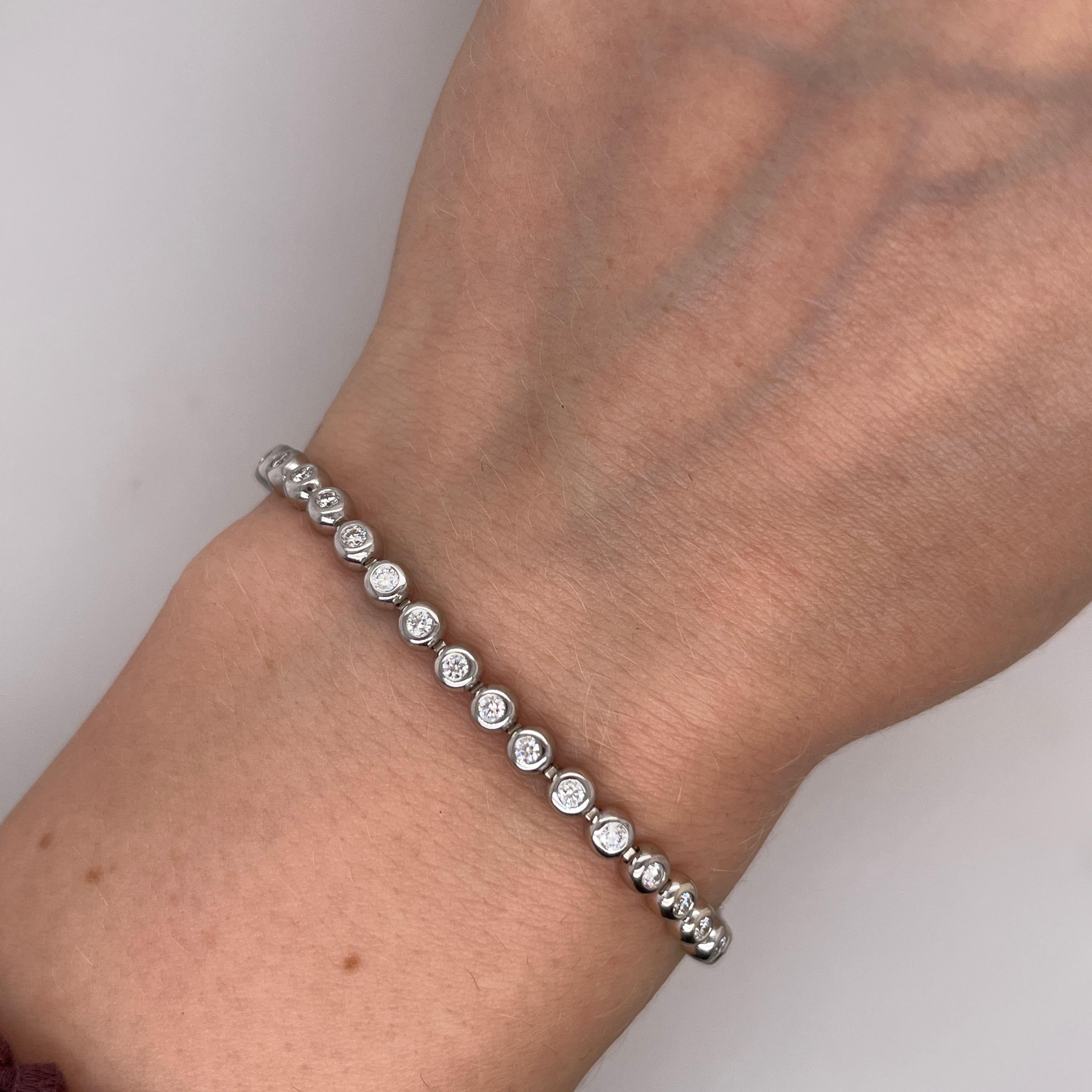 Donna Bracciale tennis con diamanti naturali da 1,26 carati in oro bianco da 18 carati in vendita