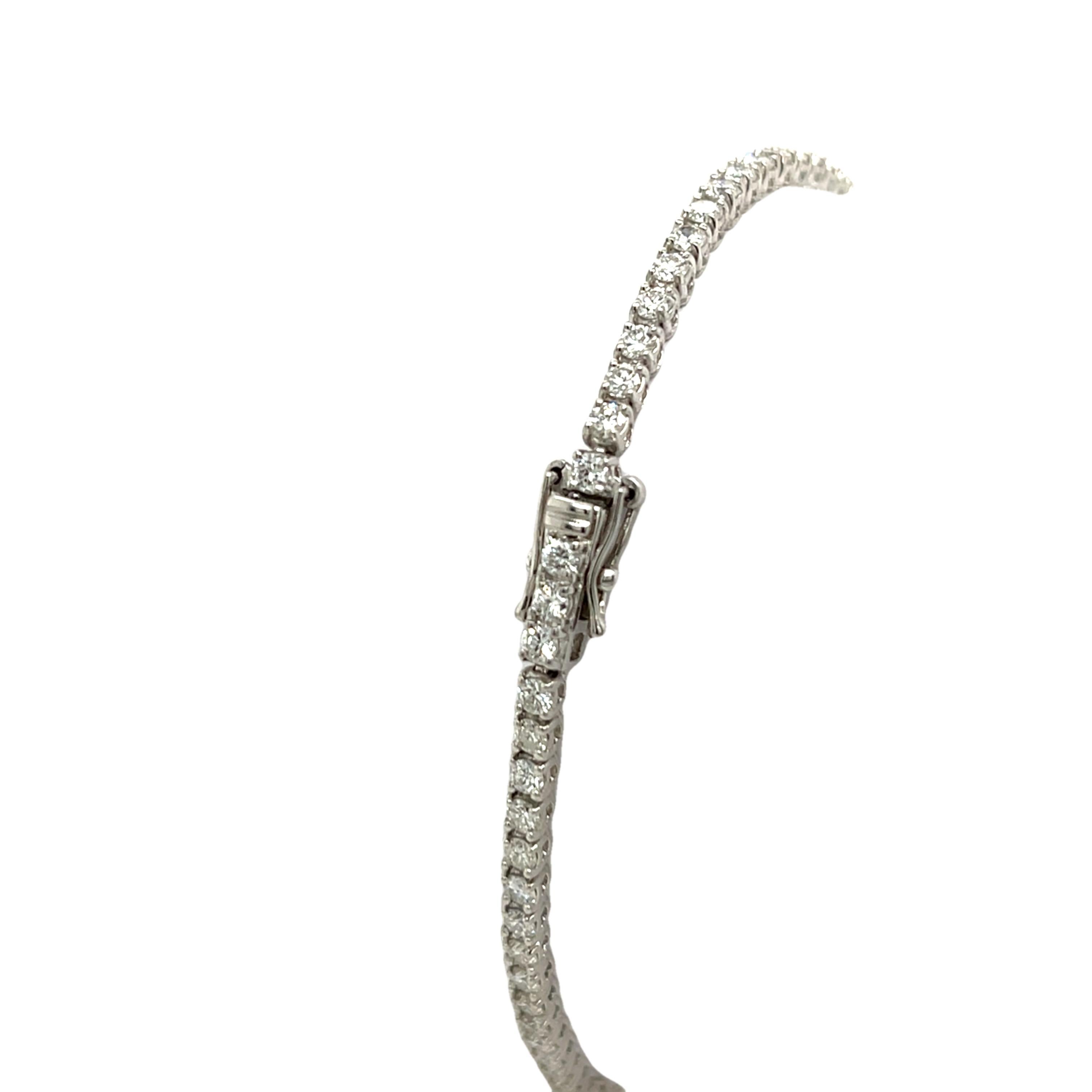 Diamant-Tennisarmband aus 18 Karat Weißgold mit 2,25 Karat natürlichen Diamanten im Zustand „Neu“ im Angebot in London, GB
