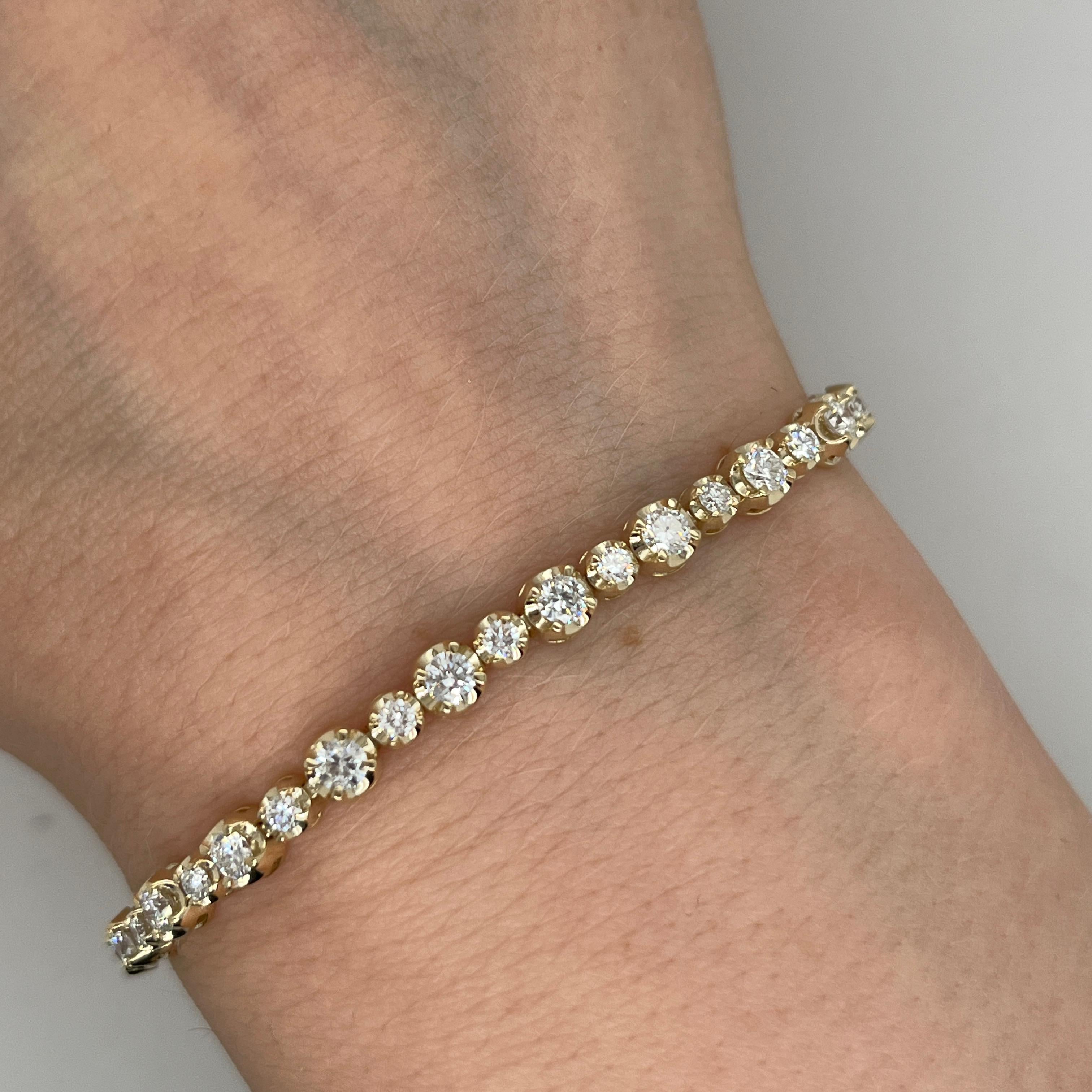 Pulsera de tenis de diamantes con diamantes naturales de 2,70 ct en oro amarillo de 14 ct en Nuevo estado para la venta en London, GB