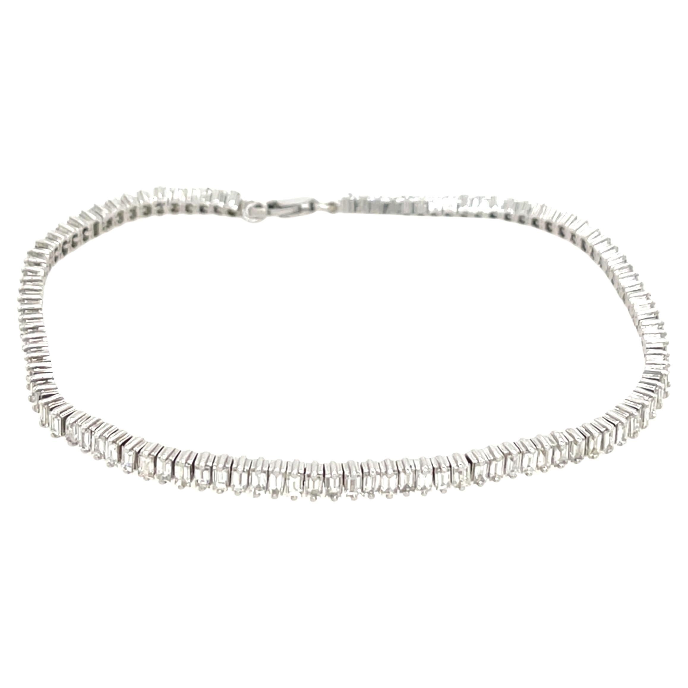 Diamond Tennis Bracelet Set With 3.50ct Baguette natural Diamonds in 18ct Gold For Sale