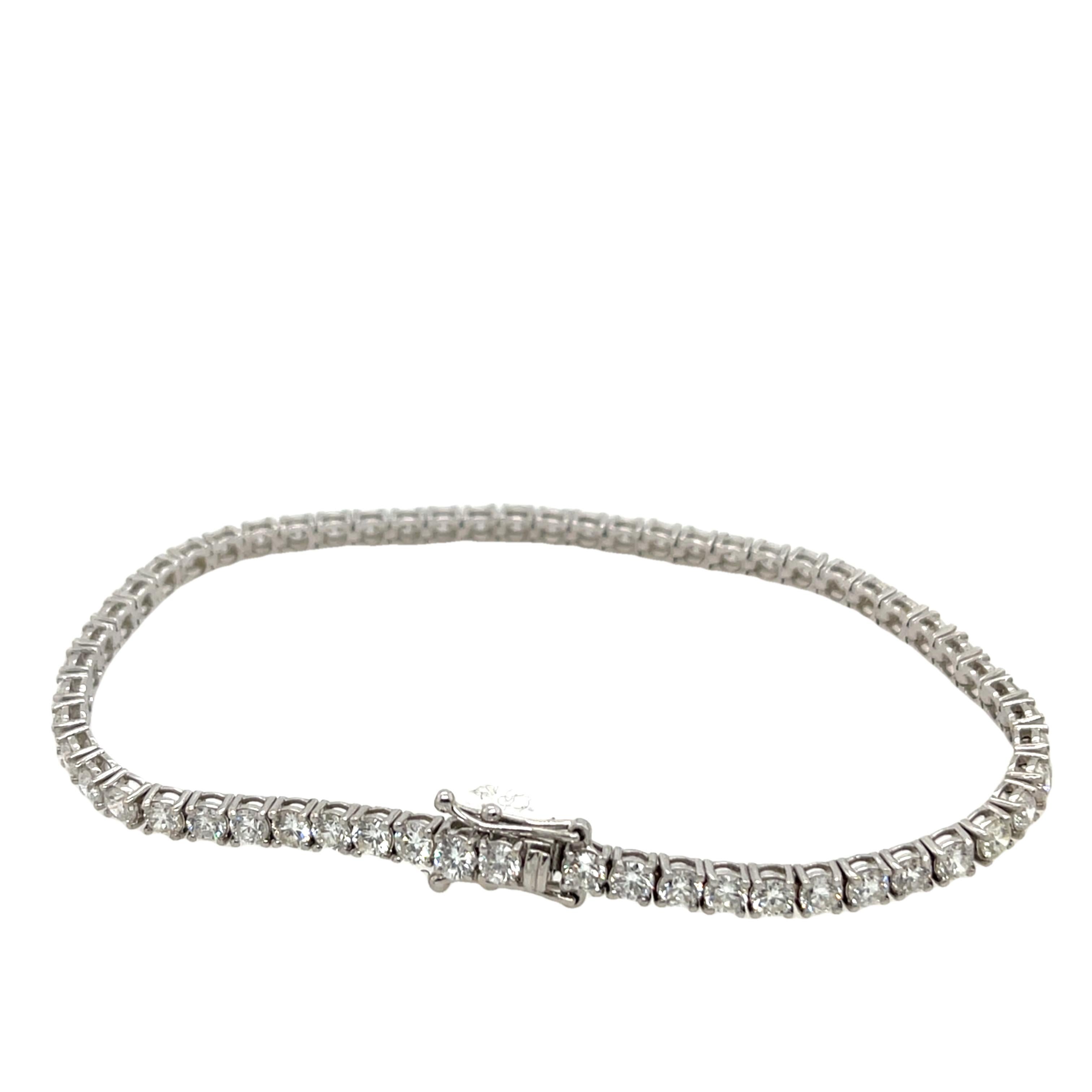 Diamant-Tennisarmband aus 18 Karat Weißgold mit 8,0 Karat natürlichen Diamanten (Rundschliff) im Angebot