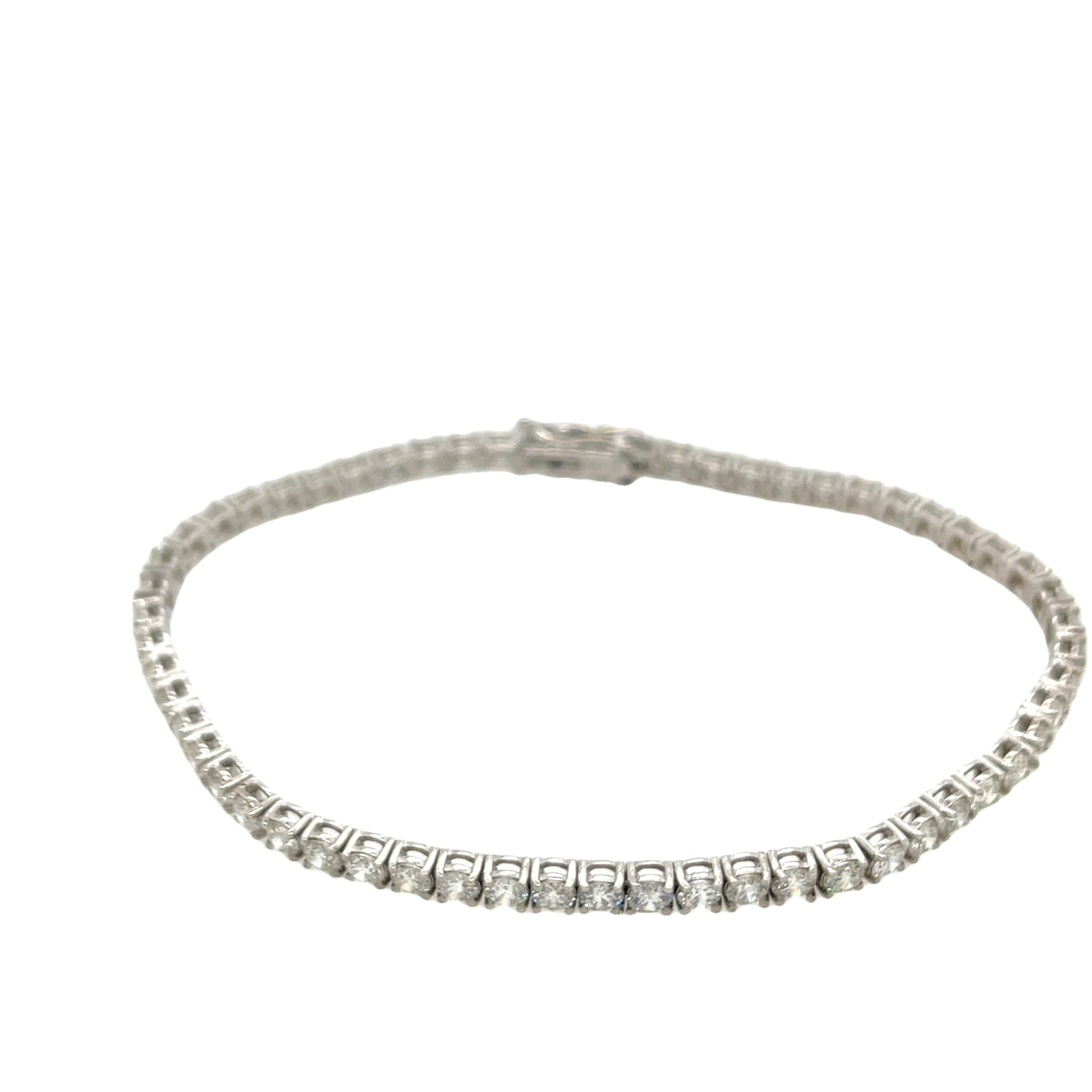 Diamant-Tennisarmband aus 18 Karat Weißgold mit 8,0 Karat natürlichen Diamanten im Zustand „Neu“ im Angebot in London, GB