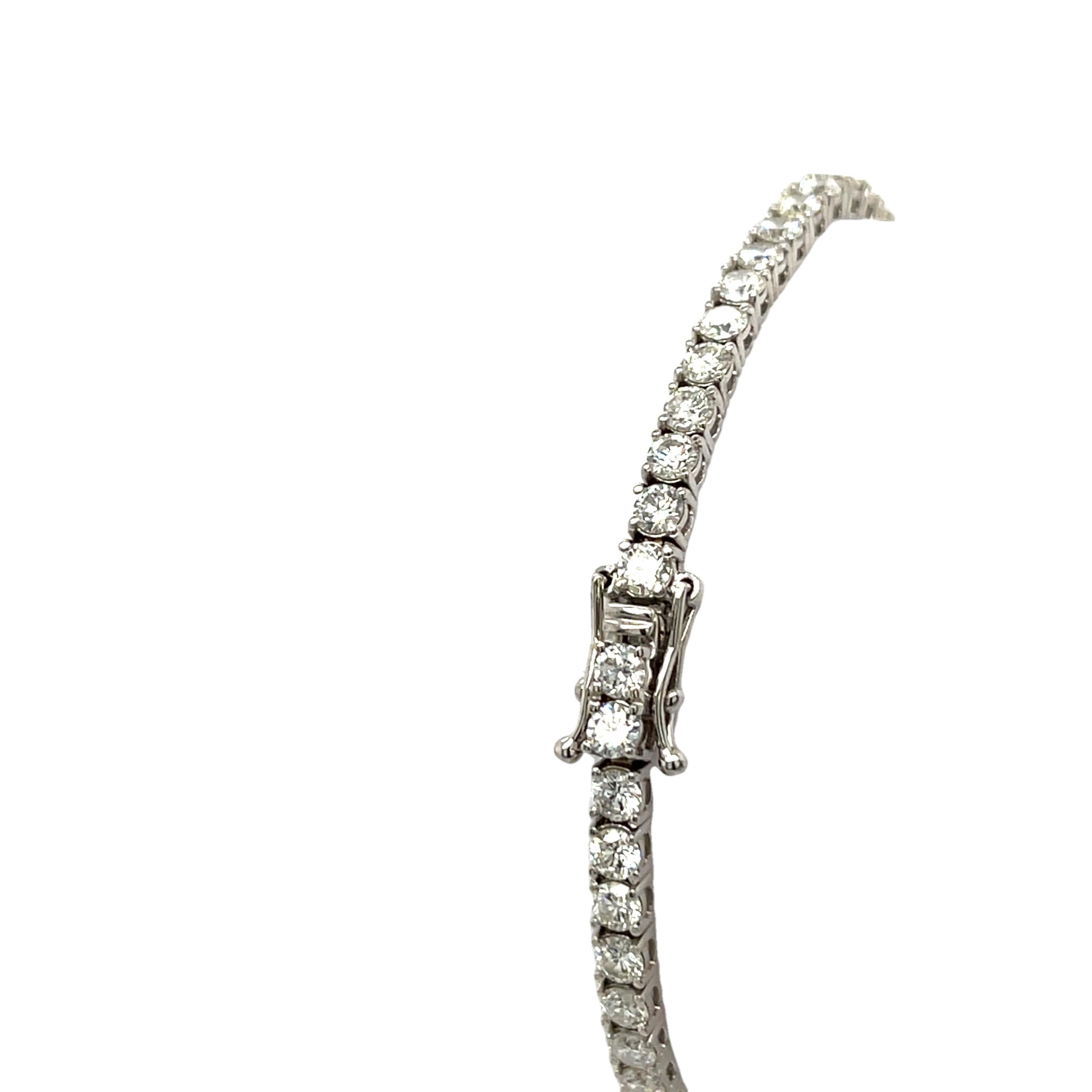 Diamant-Tennisarmband aus 18 Karat Weißgold mit 8,0 Karat natürlichen Diamanten im Angebot 1