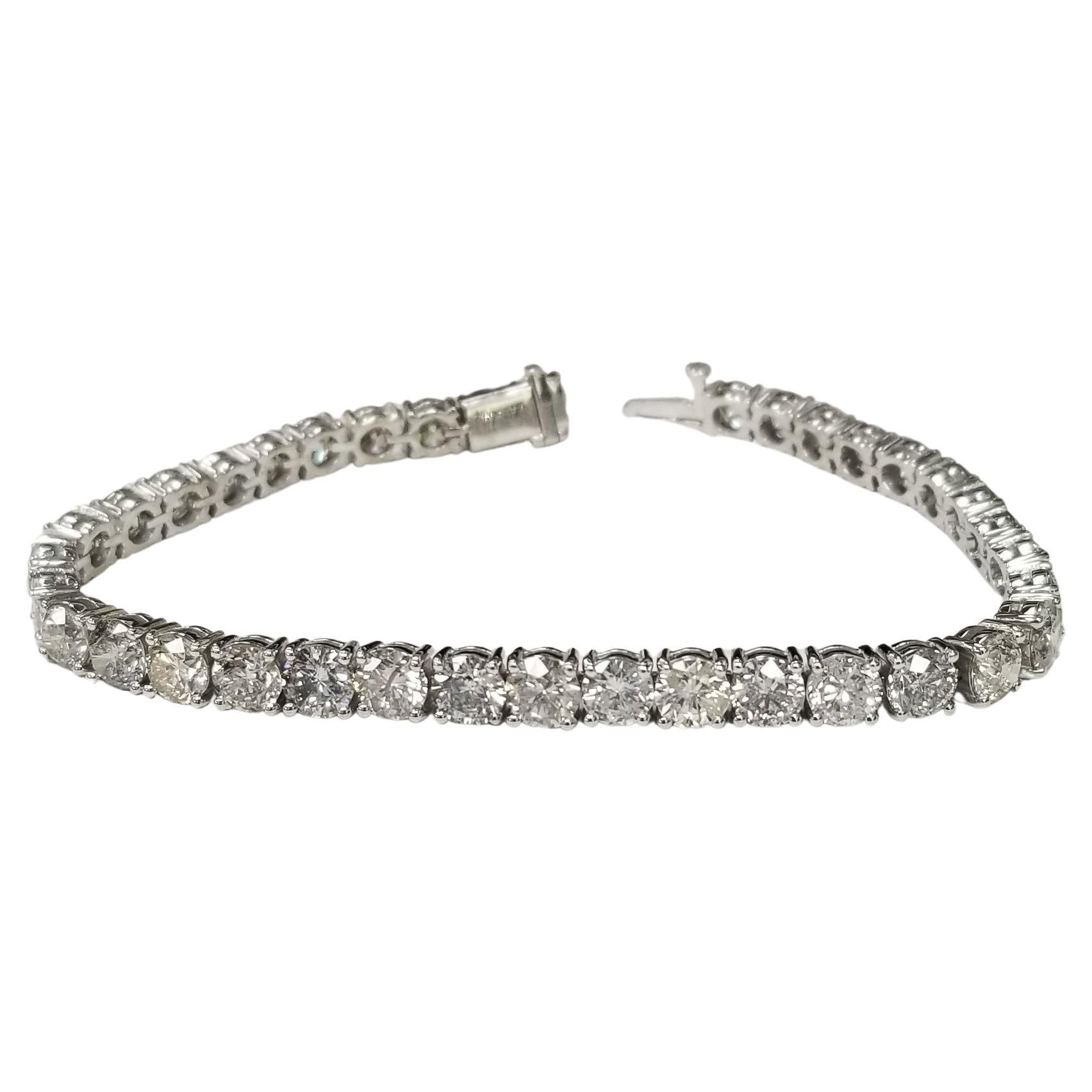 Diamond Tennis Bracelet with 15.03 Carats Set in 14k White Gold Setting For Sale