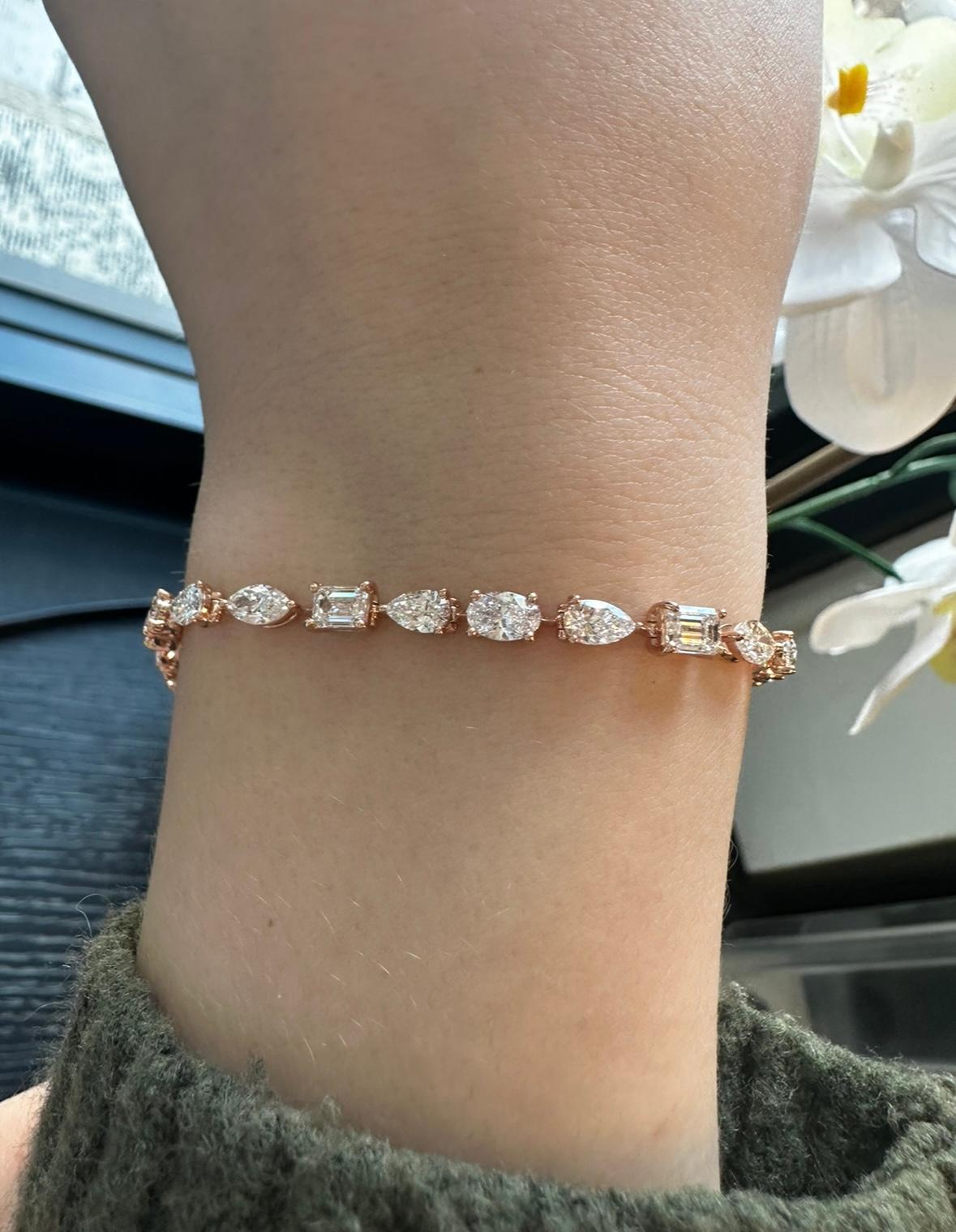 Diamond Tennis Bracelet with Mixed Shape Diamonds In New Condition For Sale In New York, NY