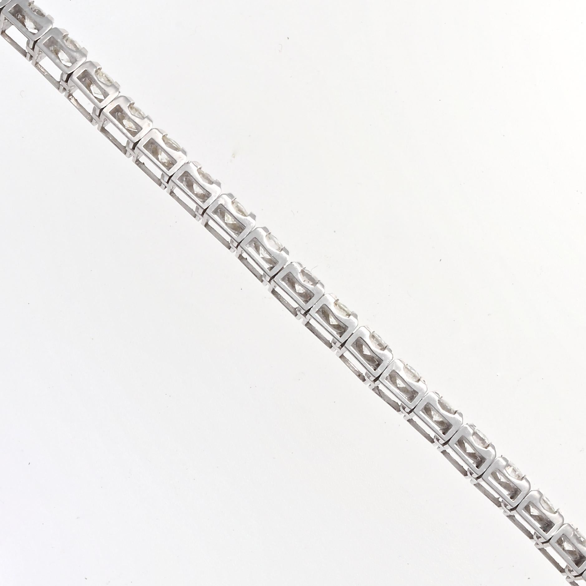 Diamond Tennis Gold Bracelet In Excellent Condition In Beverly Hills, CA