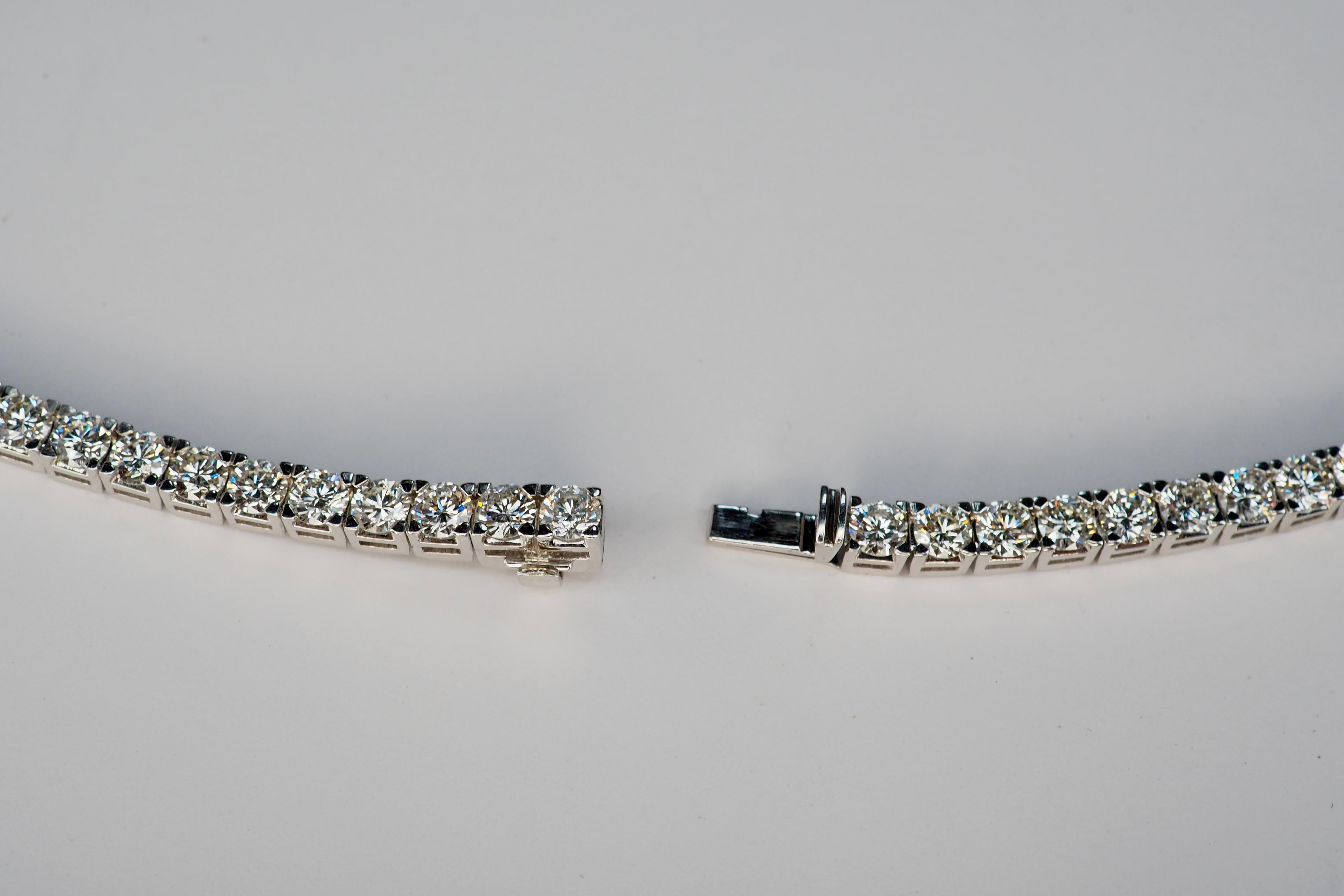 Women's Diamond Tennis Necklace, 19.72 ct For Sale