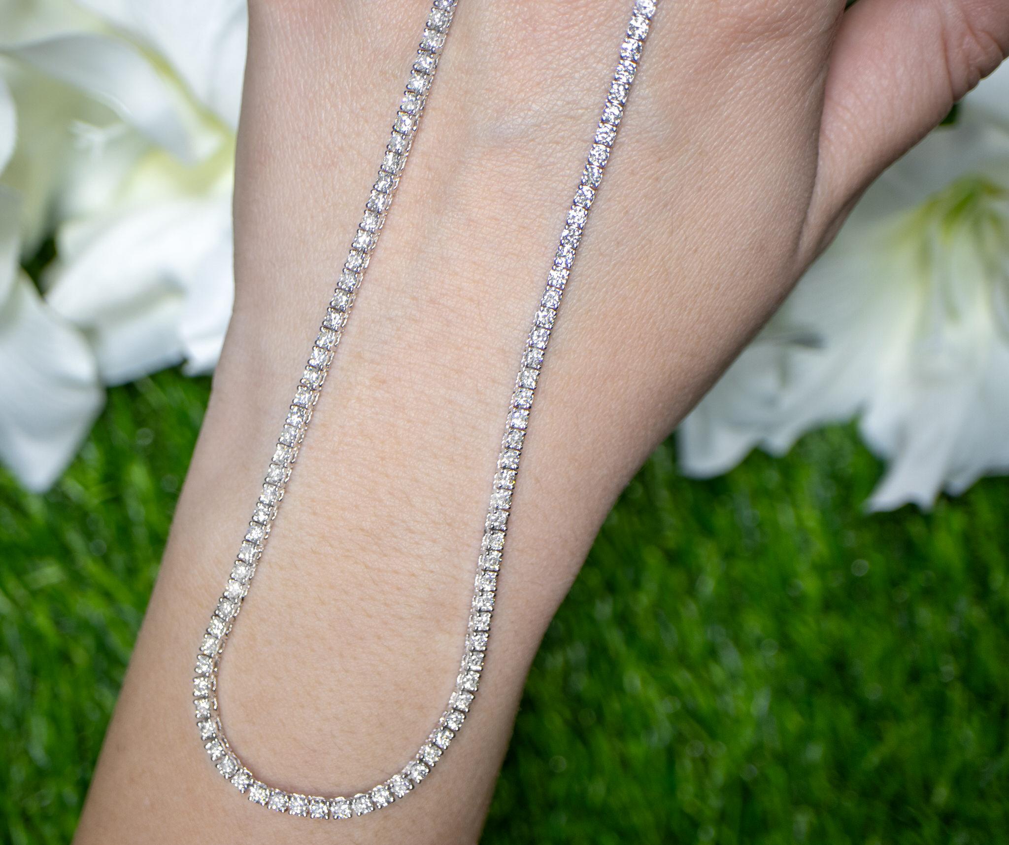 Diamond Tennis Necklace 5.3 Carats 18K Gold In Excellent Condition For Sale In Aliso Viejo, CA