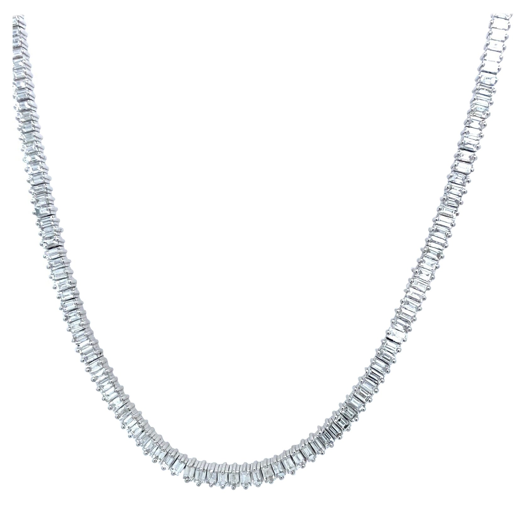 Collana Tennis con diamanti baguette da 4,40 carati in oro bianco 18 carati