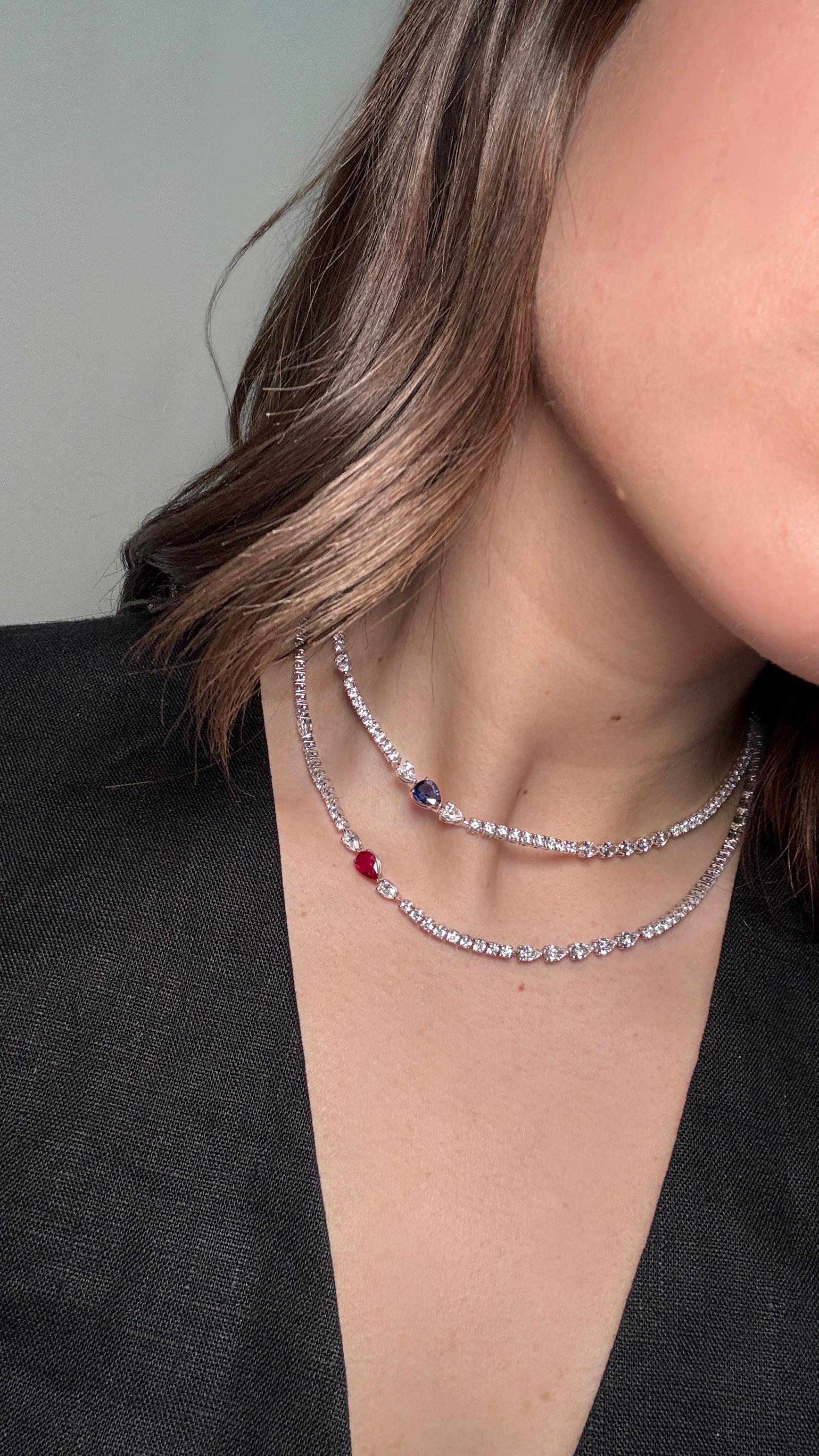 Diamond Tennis Necklace with Blue Sapphire Accent Unisexe en vente