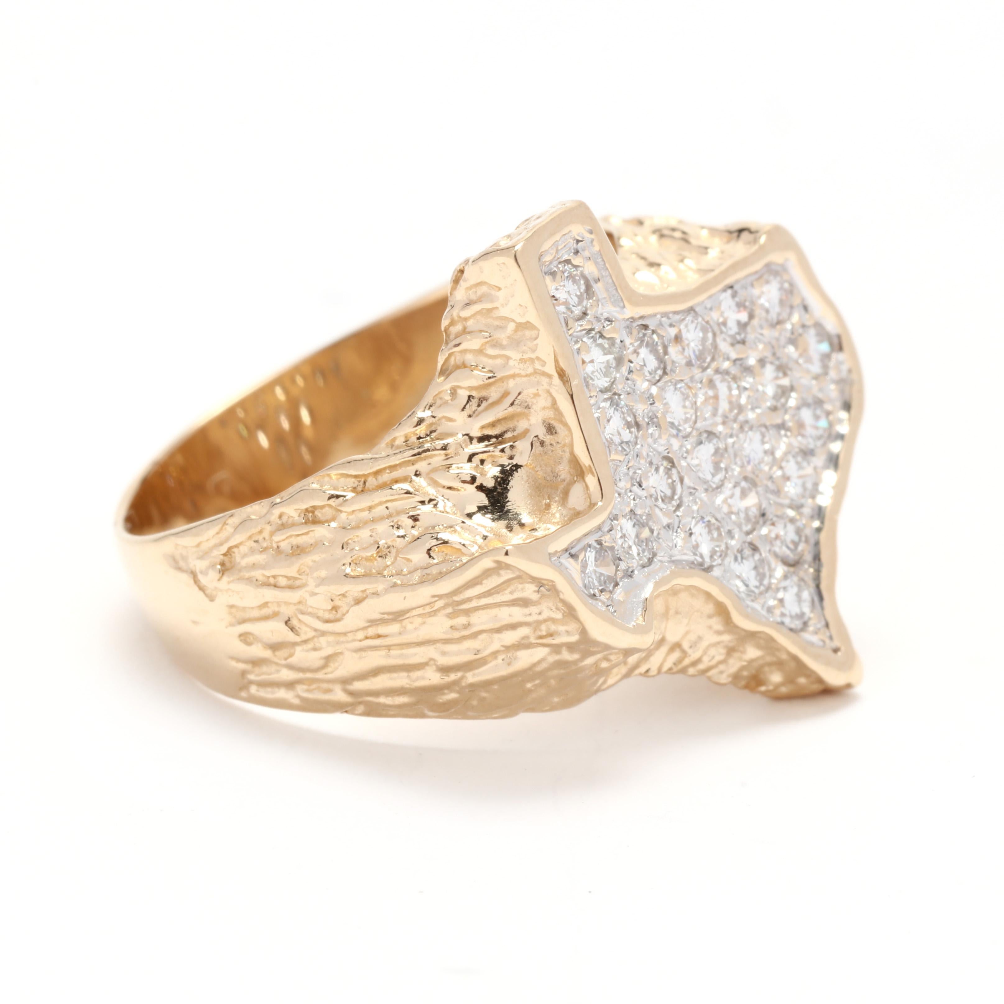 Ein Vintage 14 Karat Weiß- und Gelbgold Diamant Texas Staat Ring. Dieser große Herrenring zeigt den Umriss des Staates Texas in Weißgold, besetzt mit runden Diamanten im Brillantschliff mit einem Gesamtgewicht von ca. 0,75 Karat und einem