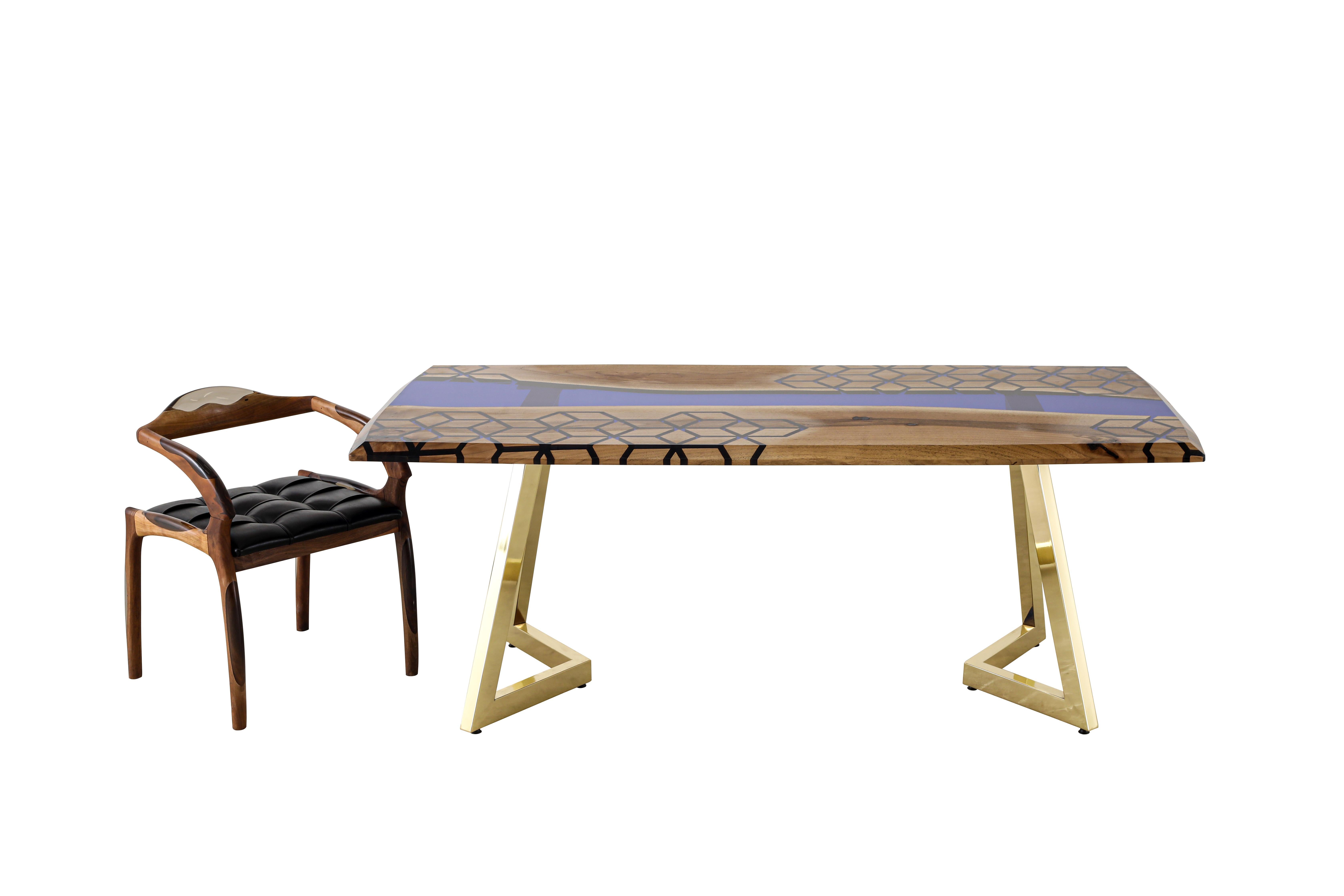 Arts and Crafts Table de salle à manger en bois sur mesure Deep Blue Epoxy Resin River en vente