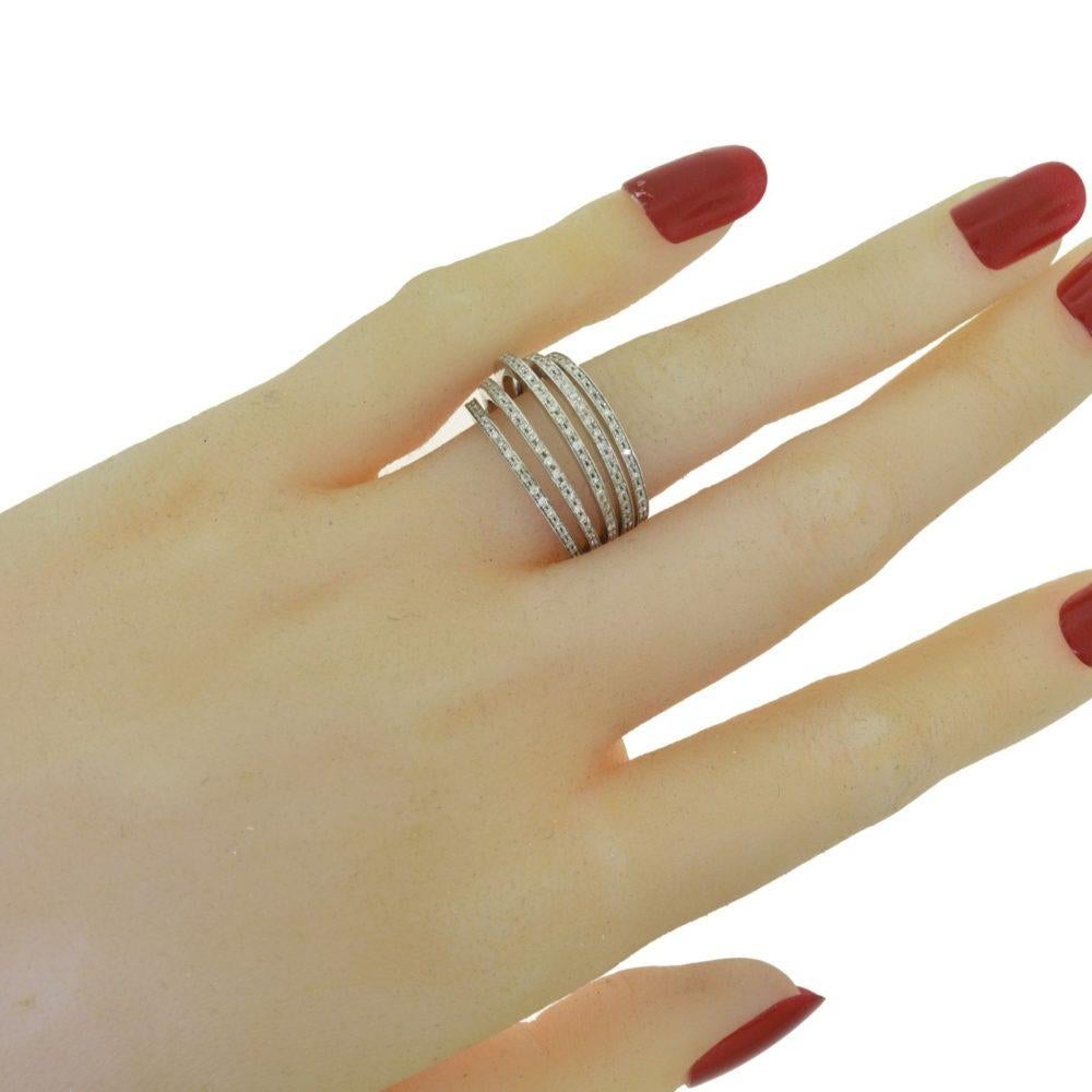 Taglio rotondo Anello a fascia larga con diamante tridimensionale a più strati in vendita