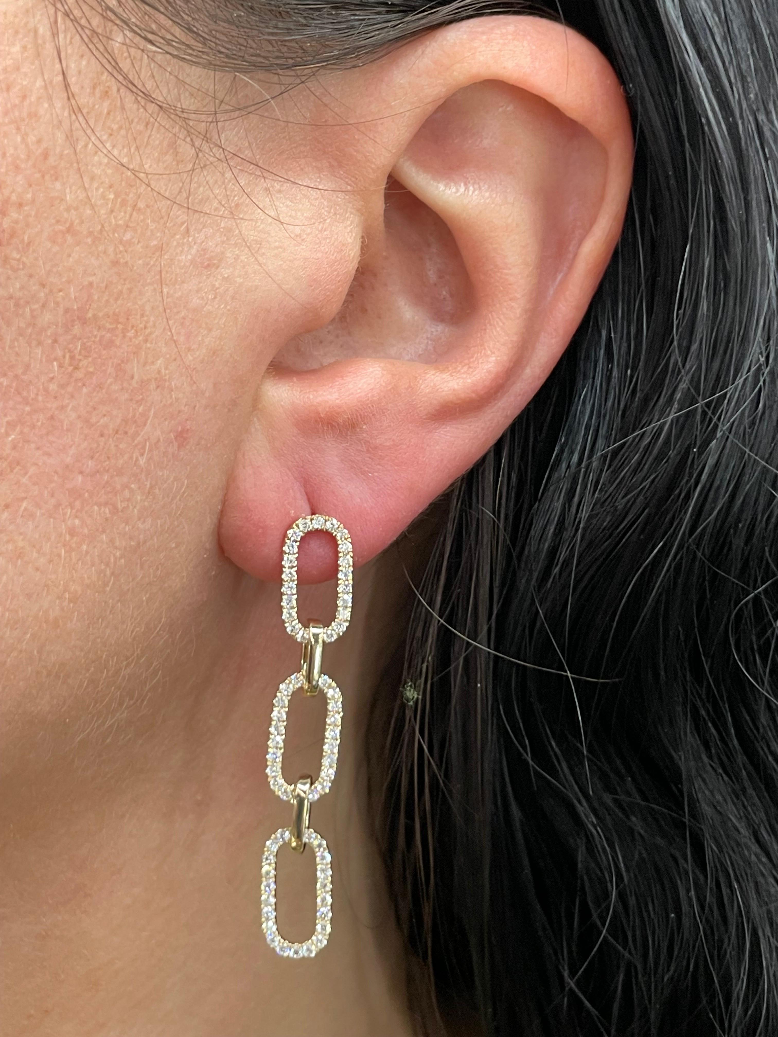 Boucles d'oreilles à motif de trombone avec trois gouttes de diamant 0.99 carats or jaune 14 carats en vente 1