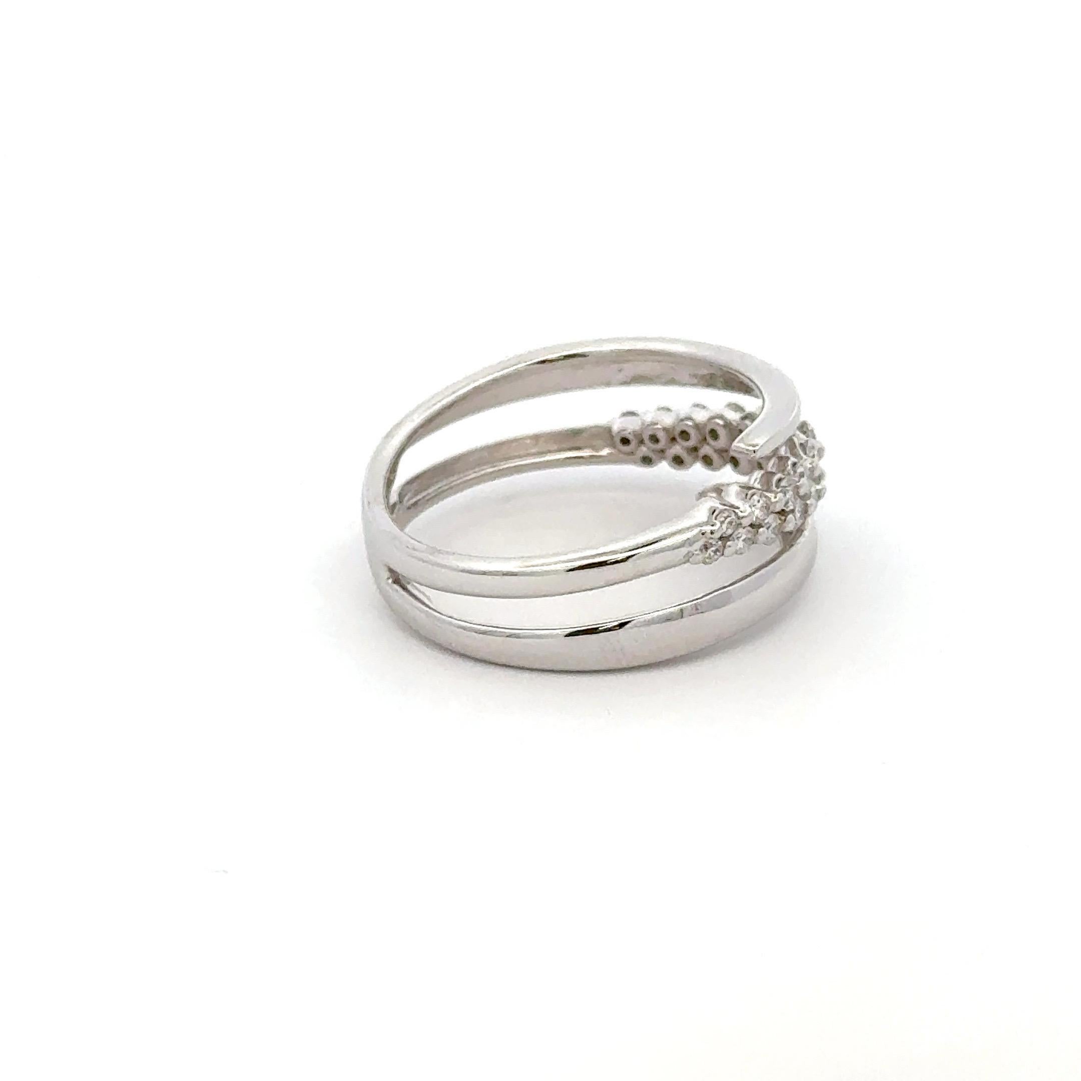 Contemporaneo Anello con diamante a tre file The Claw 0,45 carati in oro giallo 14 carati G-H SI1-2 3,7 grammi in vendita