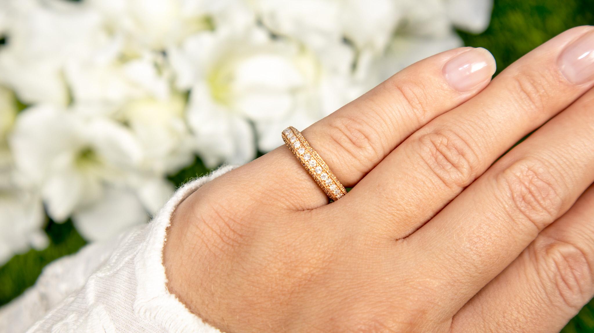 It comes with the Gemological Appraisal by GIA GG/AJP
All Gemstones are Natural
Diamonds = 1 Carat
Cut: Round
Metal: 14K Rose Gold
Ring Size: 5* US