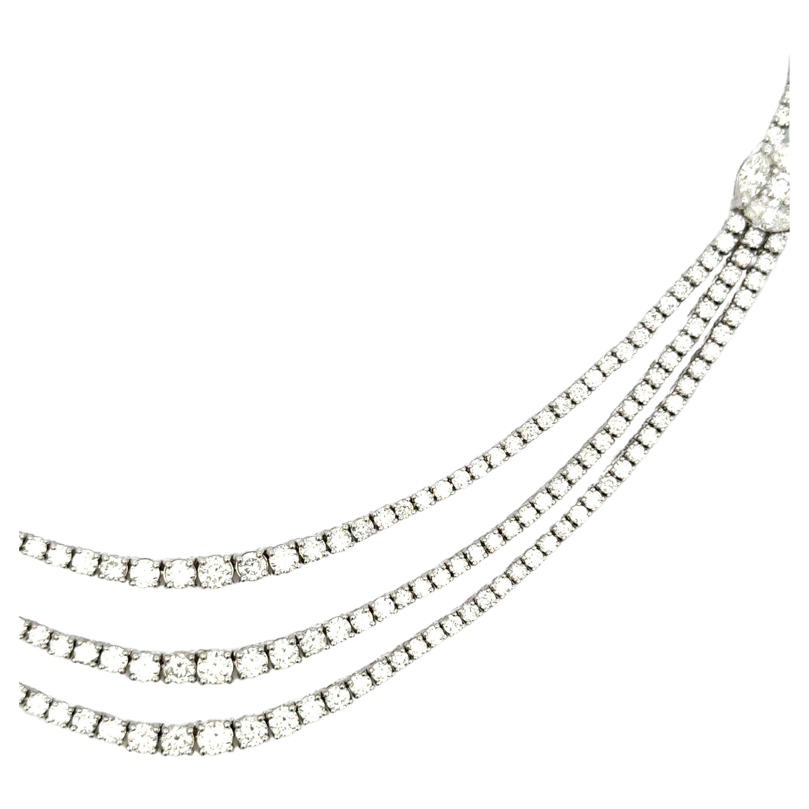 Collana a tre file di diamanti a grappolo 17,50 carati in oro bianco 18 carati H. H. V. In condizioni Nuovo in vendita a New York, NY