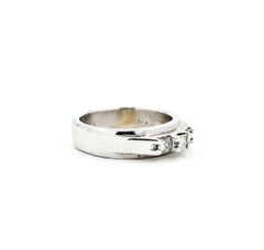 Bague de fiançailles à trois diamants en or blanc 14 carats