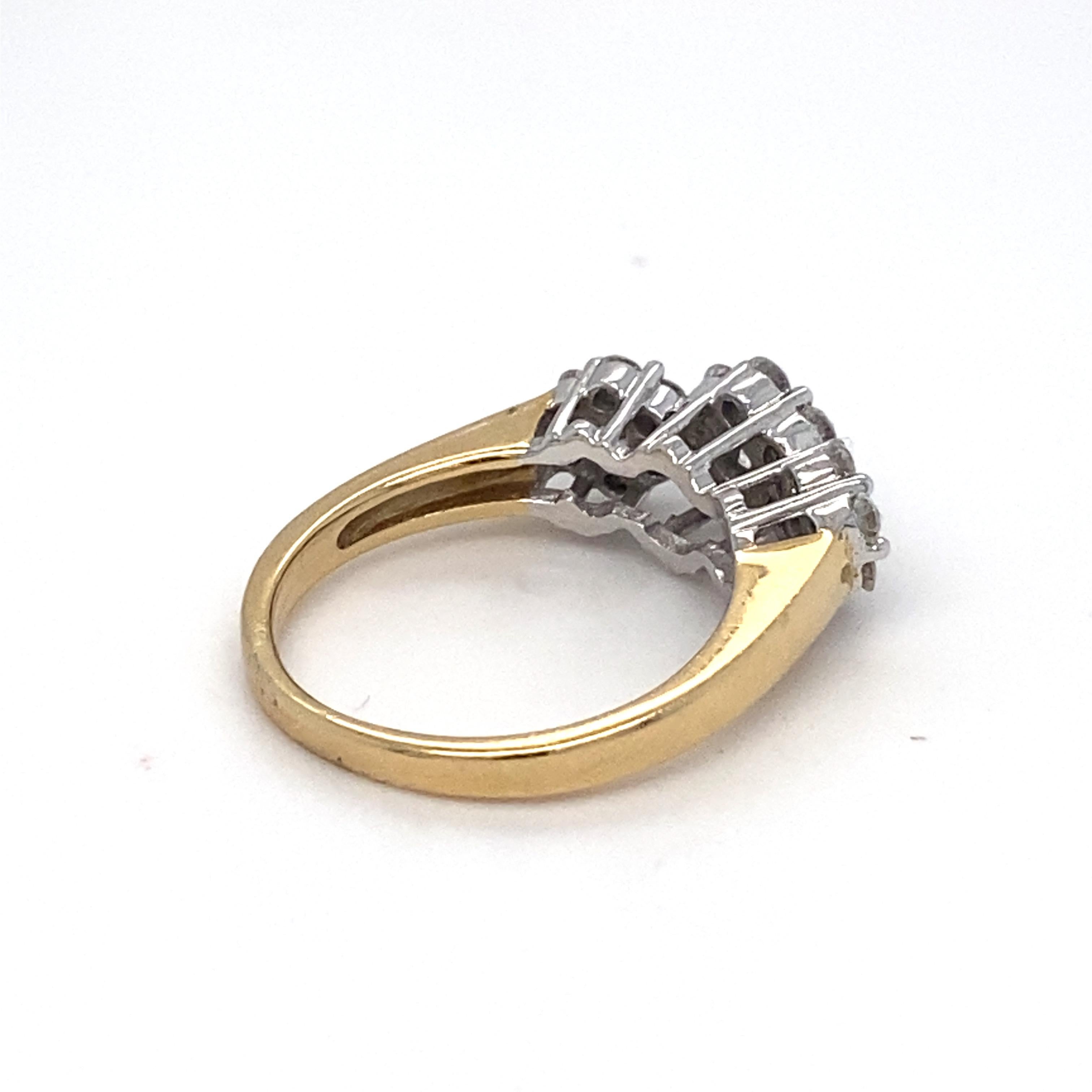 Anello con tre pietre di diamante a due toni in vendita 2