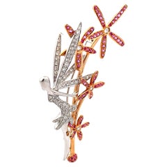 Diamant-Anhänger/Brosche aus 18 Karat Weißgold mit Glocke und rosa Saphir-Blumen