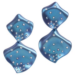 Orecchini a doppio petalo con diamante e titanio in oro bianco 18KT fatti a mano in Italia