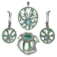 Diamond Tourmaline Tsavorite 18 Karat White Gold Ring Earrings Pendant Suite