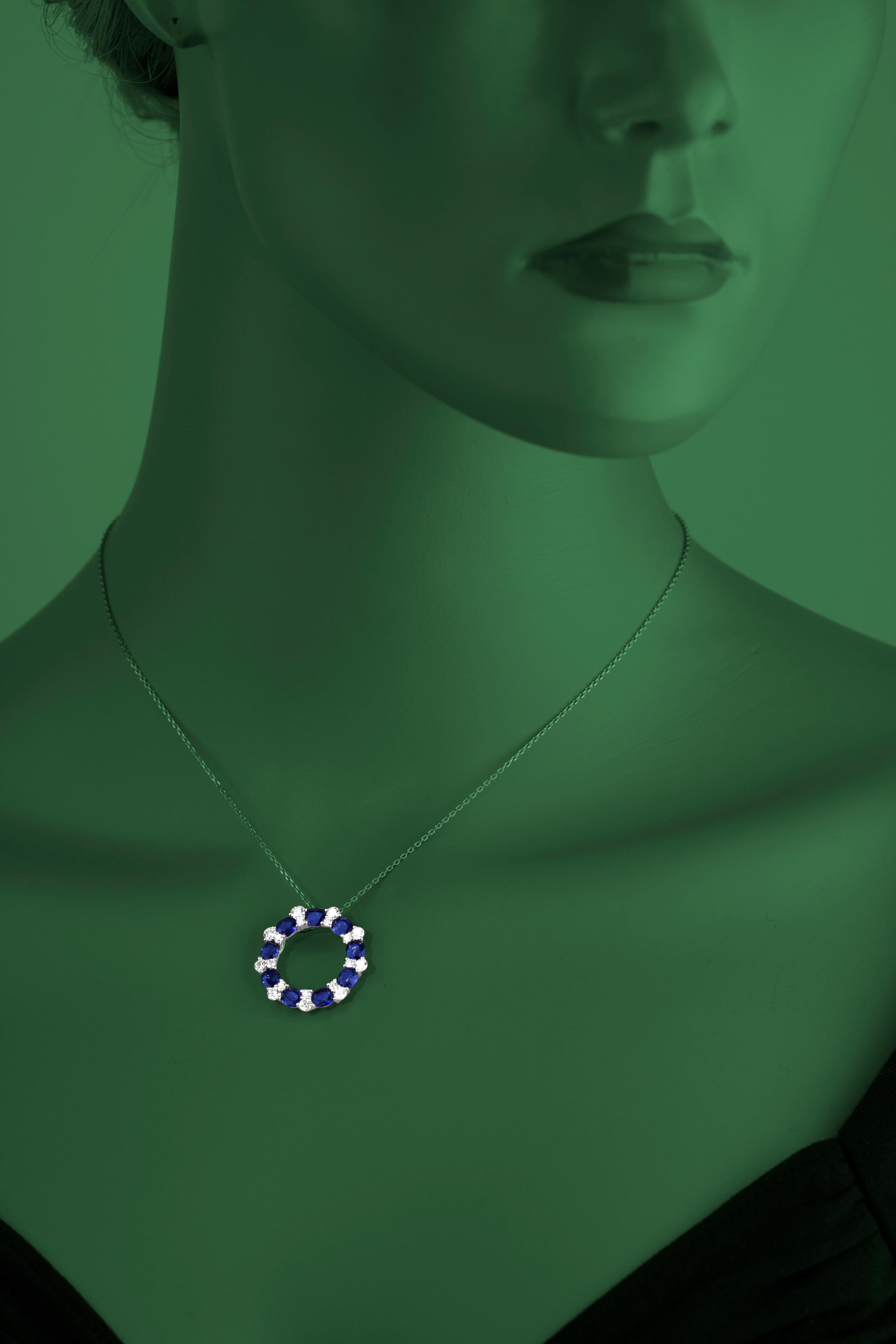 Contemporary 3.18 Carat Blue Sapphire and Diamond Pendant in 18 Karat White Gold ref2330 For Sale