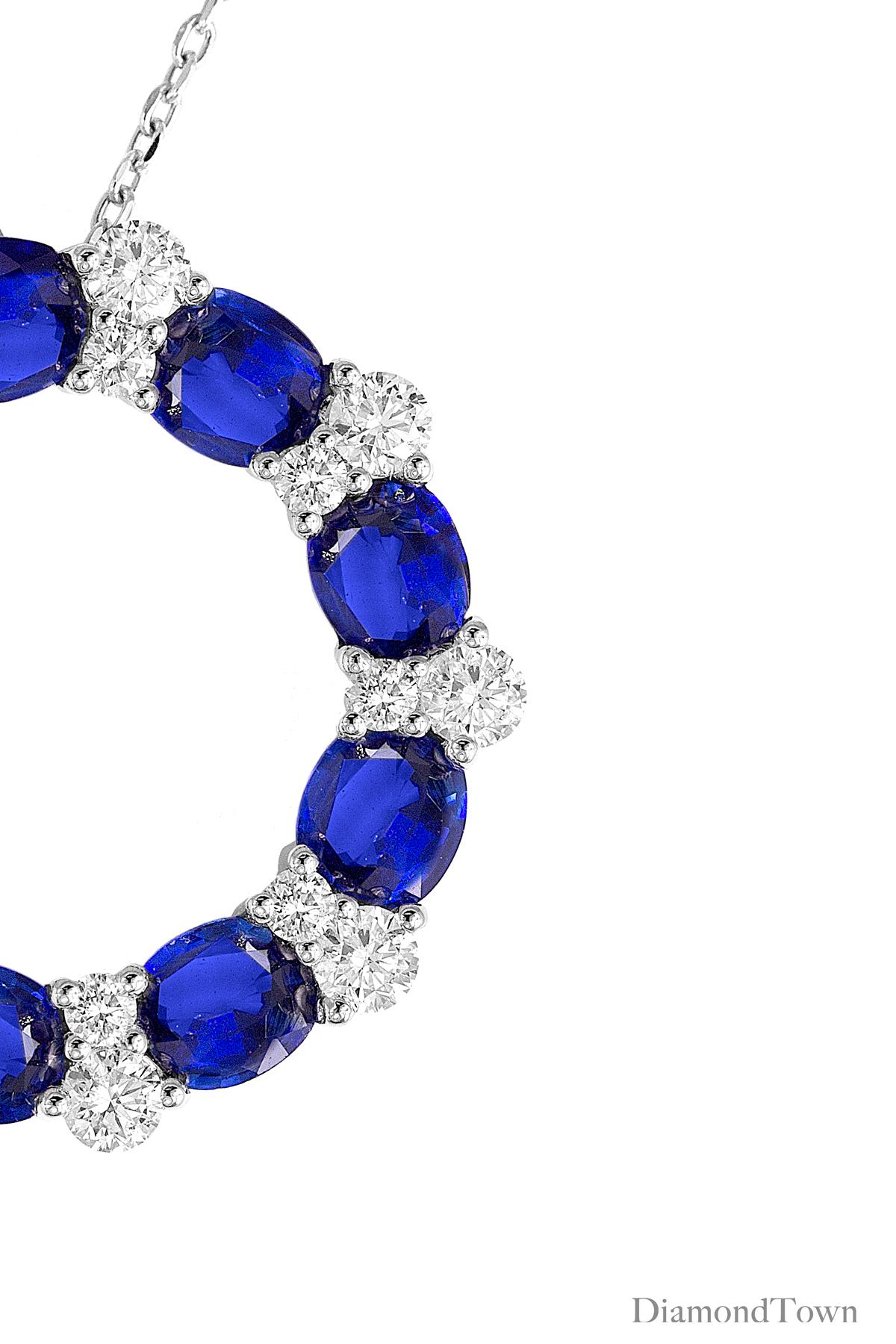 Round Cut 3.18 Carat Blue Sapphire and Diamond Pendant in 18 Karat White Gold ref1583 For Sale