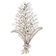 Spilla a forma di ramo di albero con diamanti a taglio tondo ed europeo