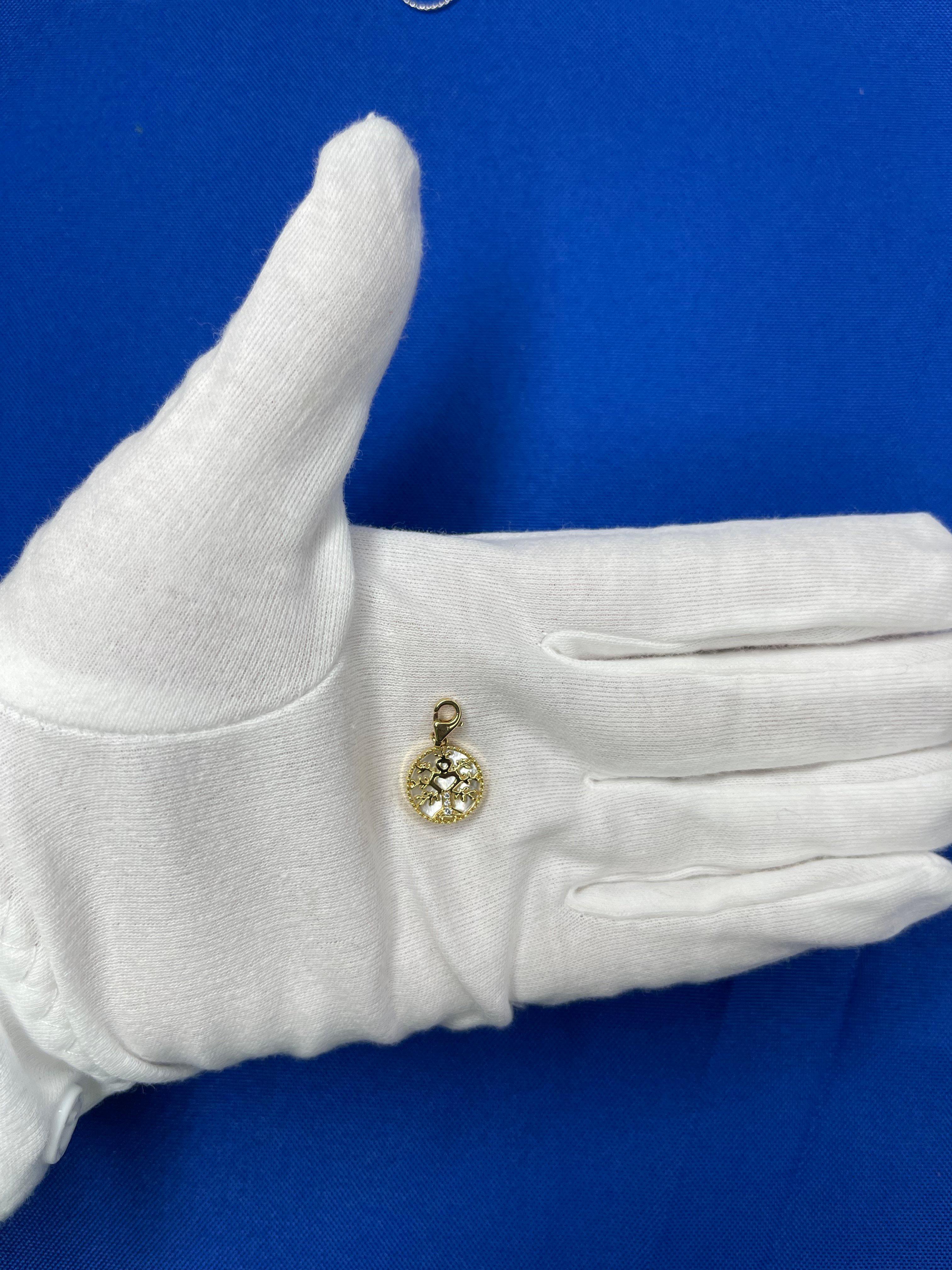 Women's or Men's Diamond Tree of Life Plant Nature Flora Gold Medallion Charm White Pearl Pendant For Sale