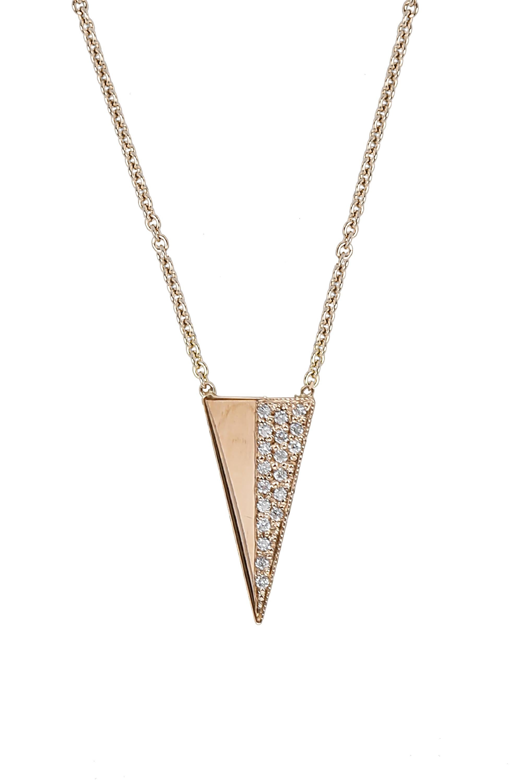 Taille ronde Collier pendentif triangulaire en or jaune 14 carats avec diamants en vente