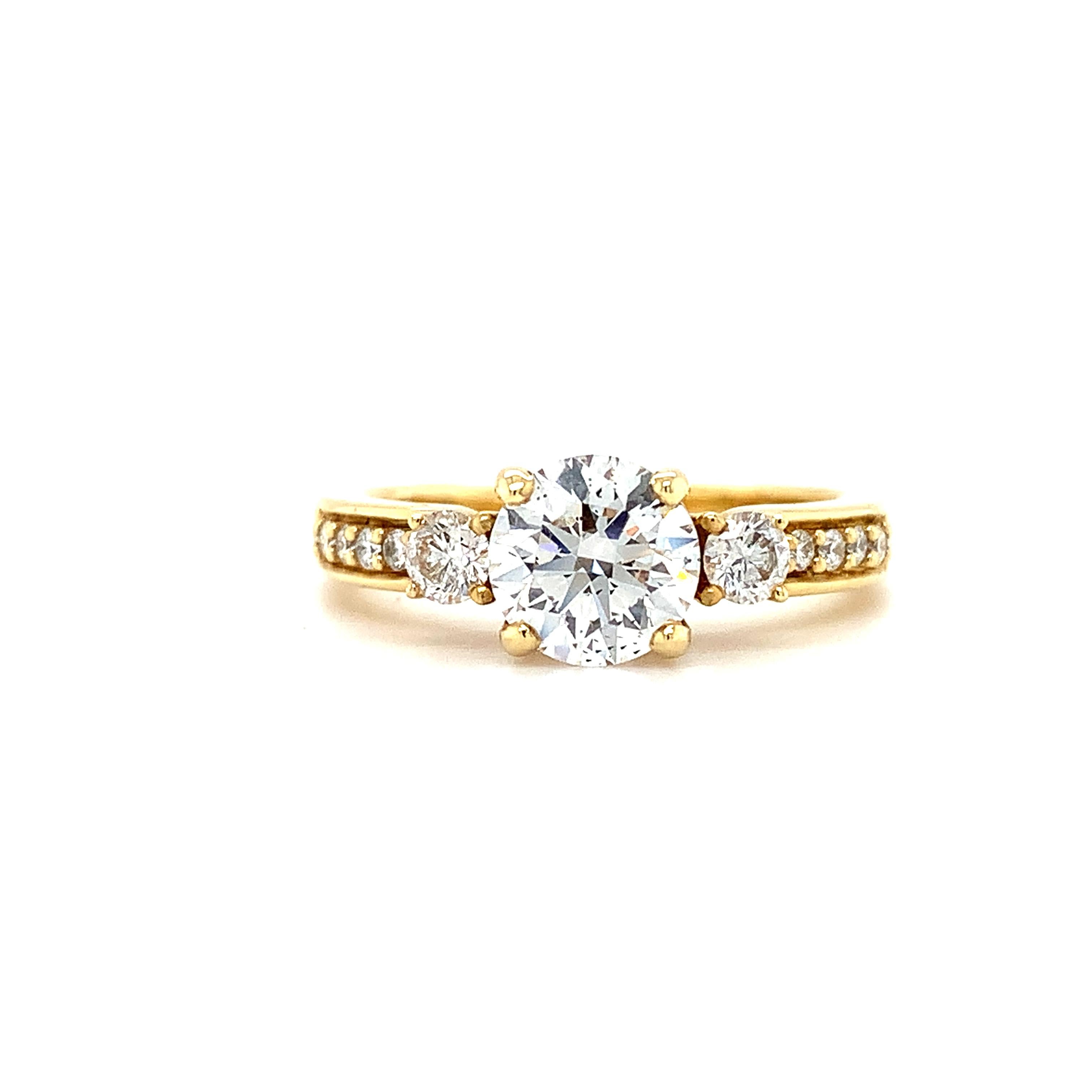 Modern Diamond trilogy three stone engagement ring 18k yellow gold For Sale