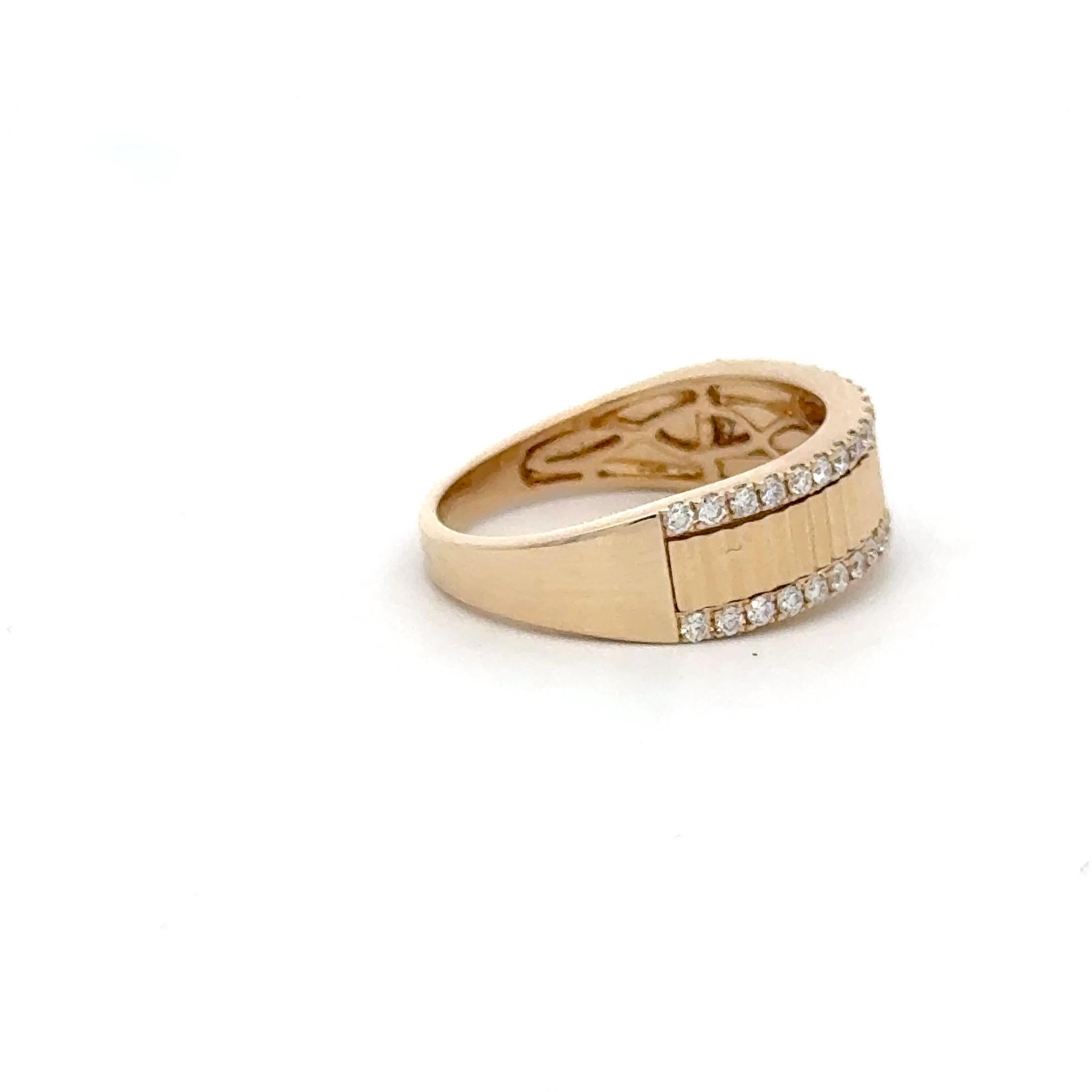 Contemporain Bague jonc cannelée or jaune 14 carats bordée de diamants 0,33 carat en vente