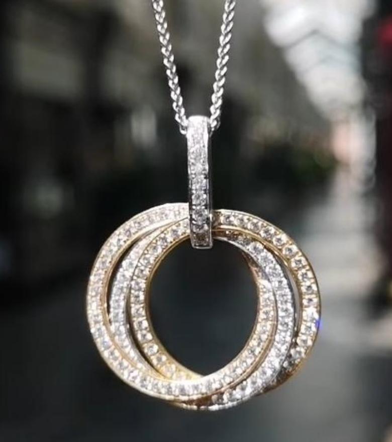 Round Cut Diamond Trinity Pendant Necklace 18 Karat White Gold For Sale