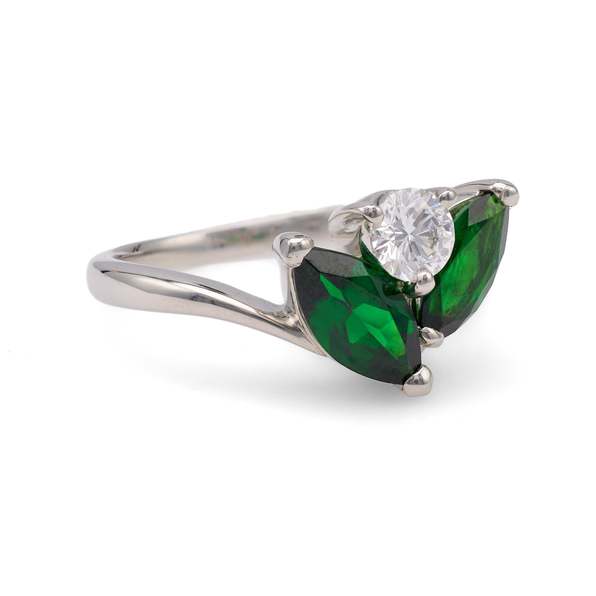 Diamond Tsavorite Garnet Platinum Ring In Excellent Condition For Sale In Beverly Hills, CA