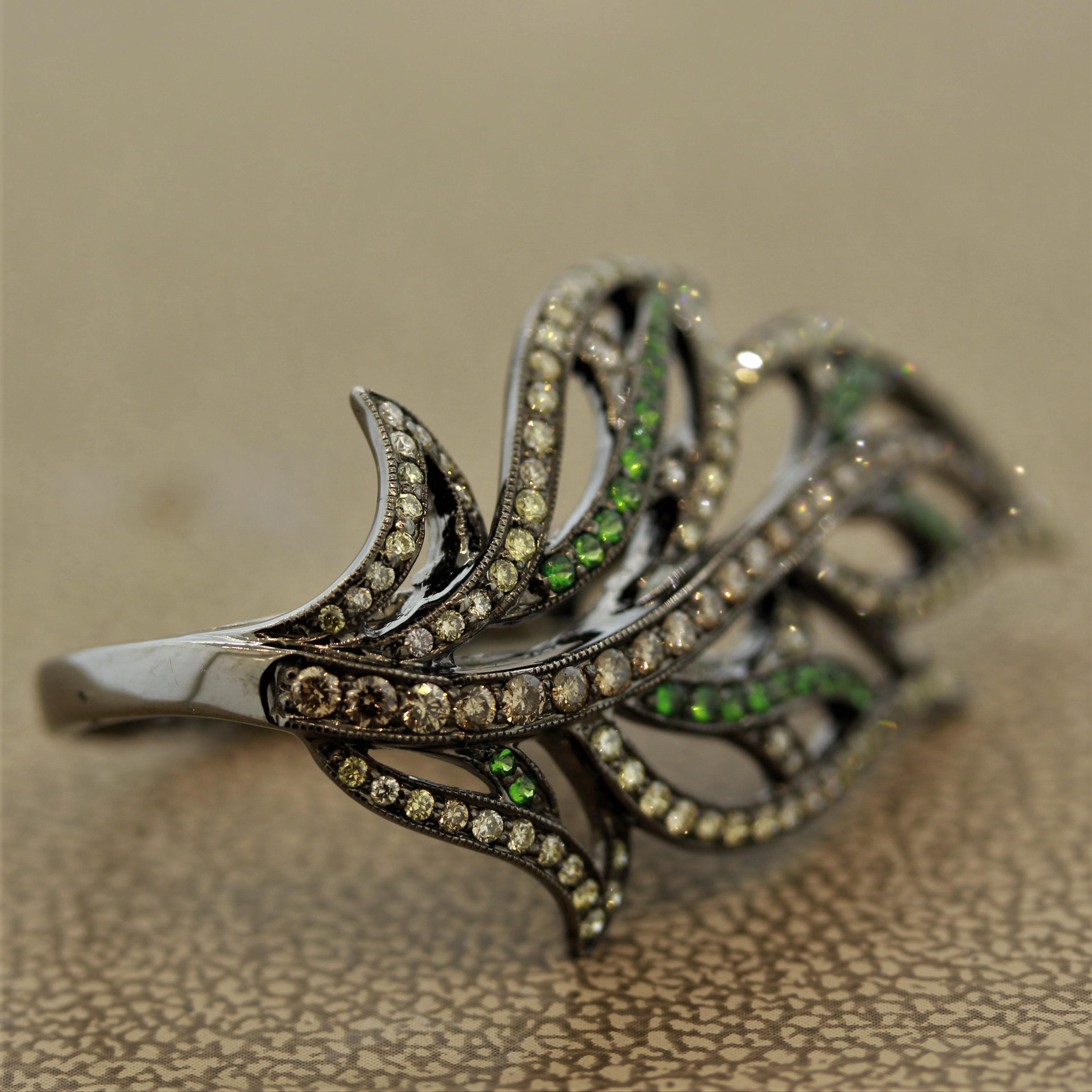 Taglio rotondo Anello in oro con diamante e tsavorite dal design a foglia in vendita